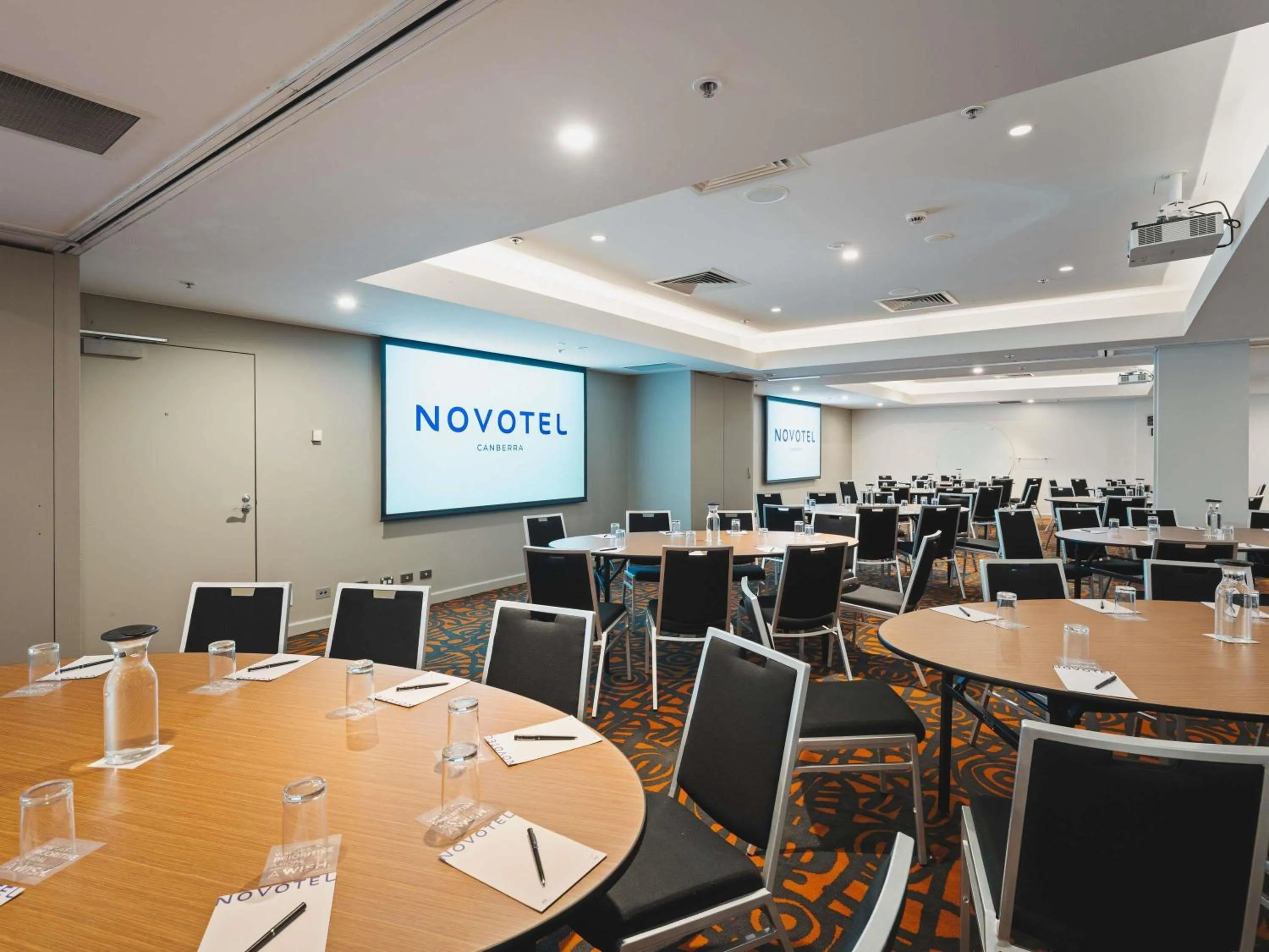 Meeting/conference room in Novotel Canberra