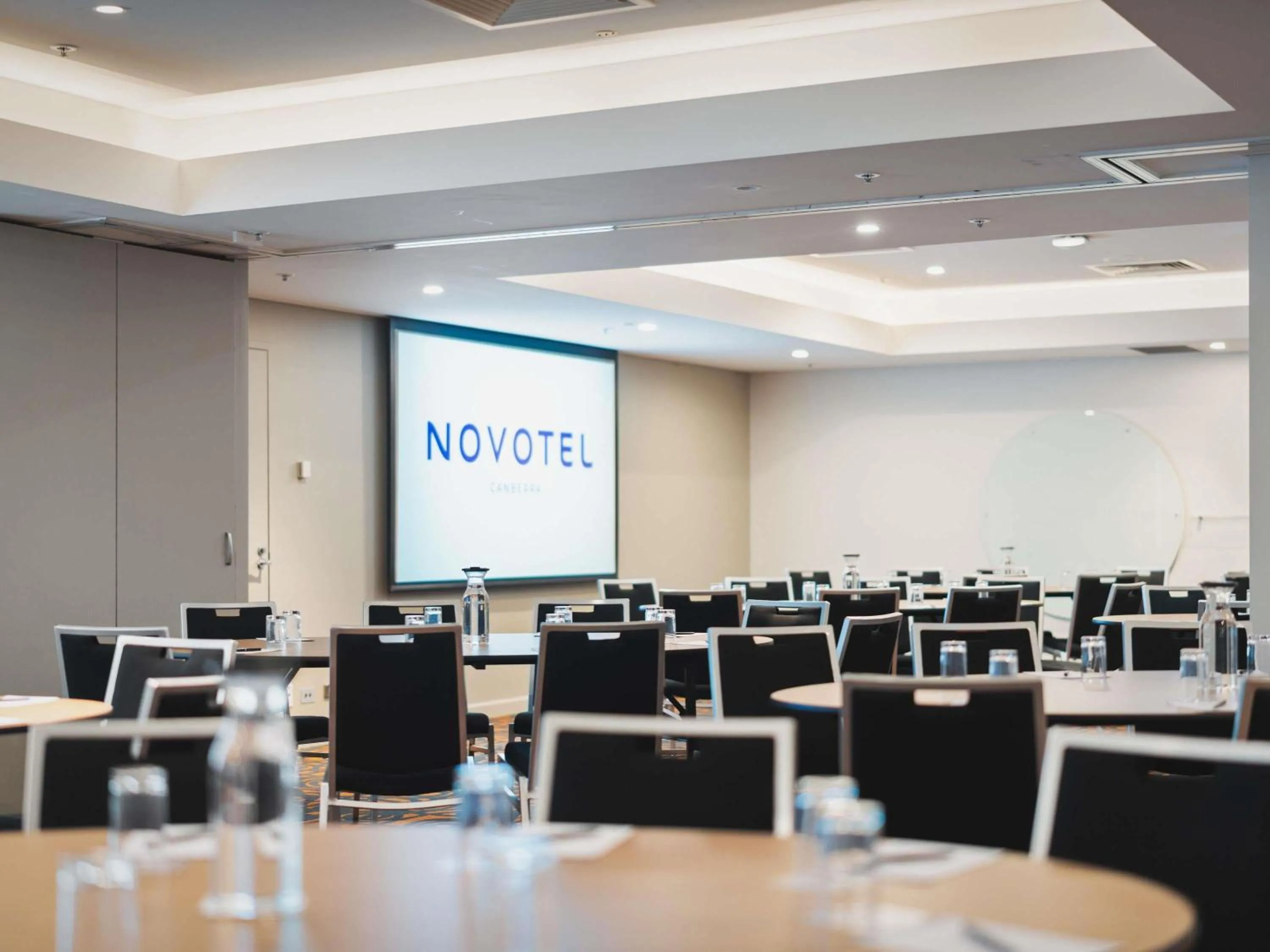Meeting/conference room in Novotel Canberra