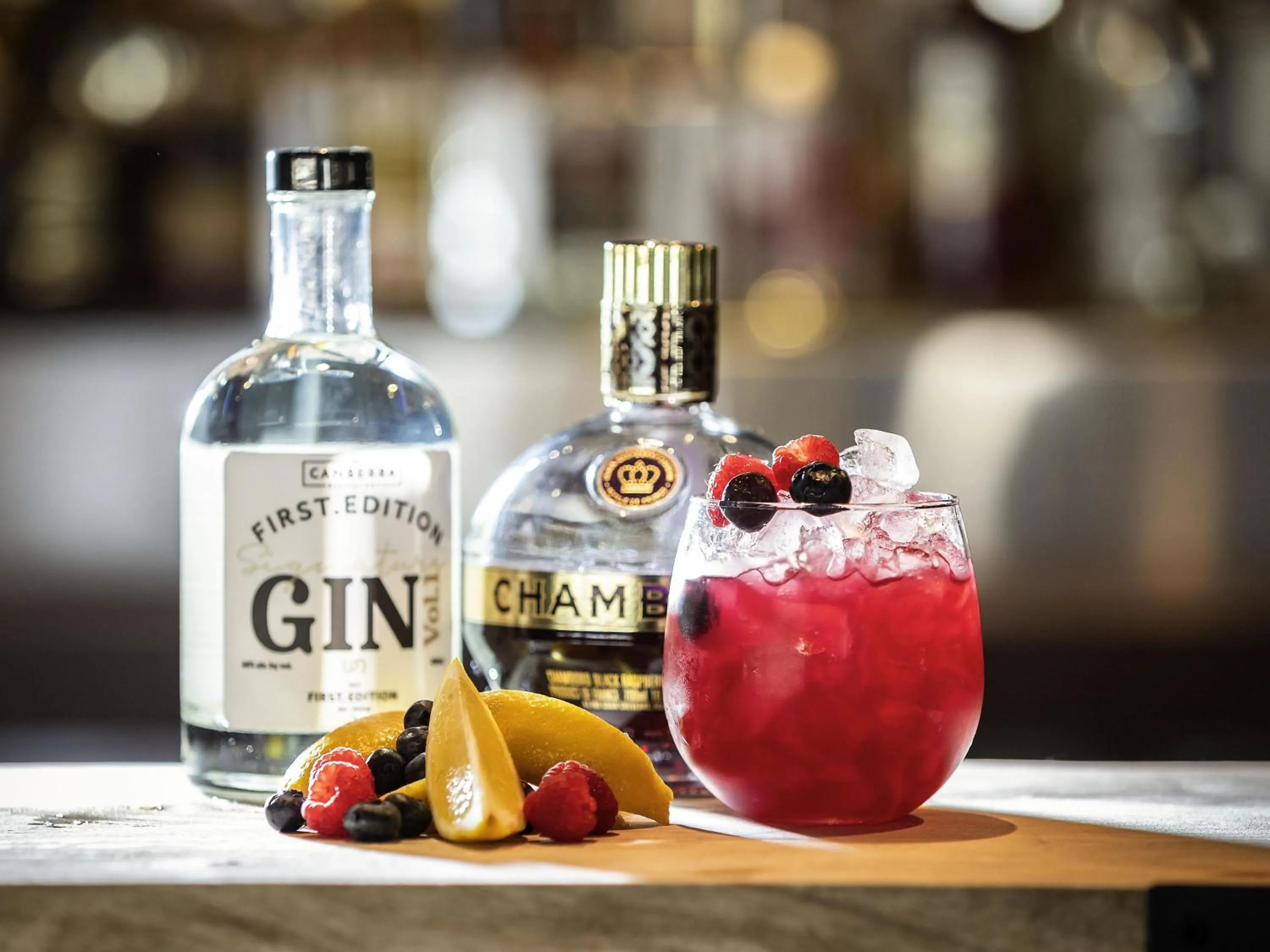 Lounge or bar in Novotel Canberra