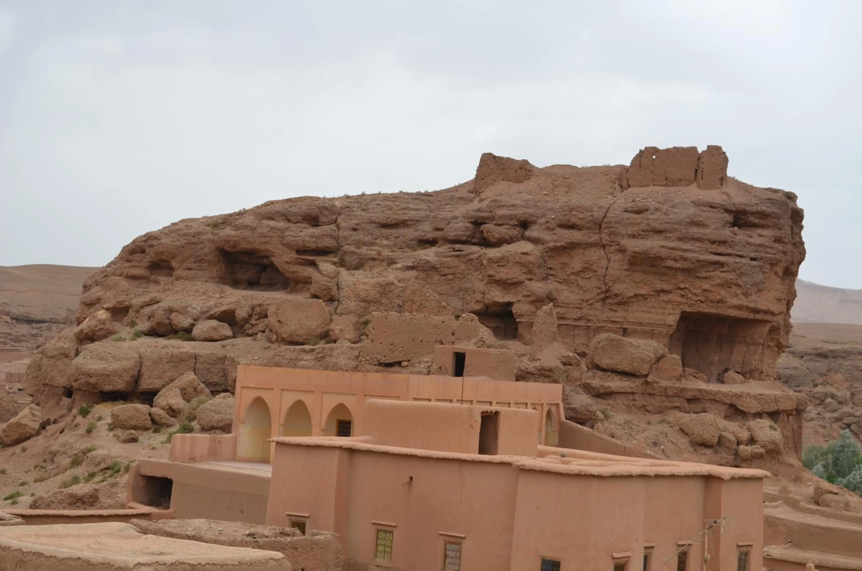 Area and facilities in Kasbah Iswan