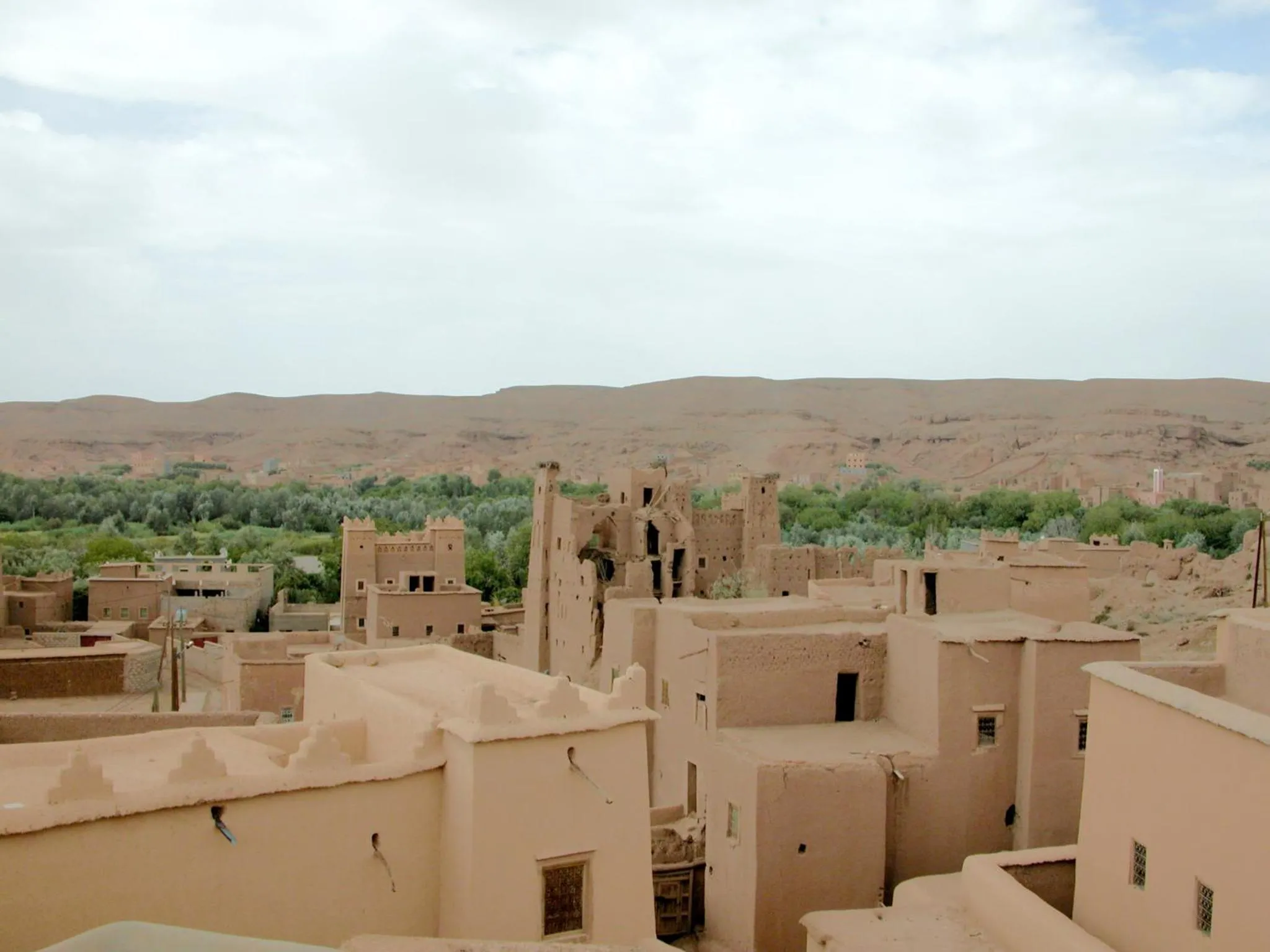 Area and facilities in Kasbah Iswan