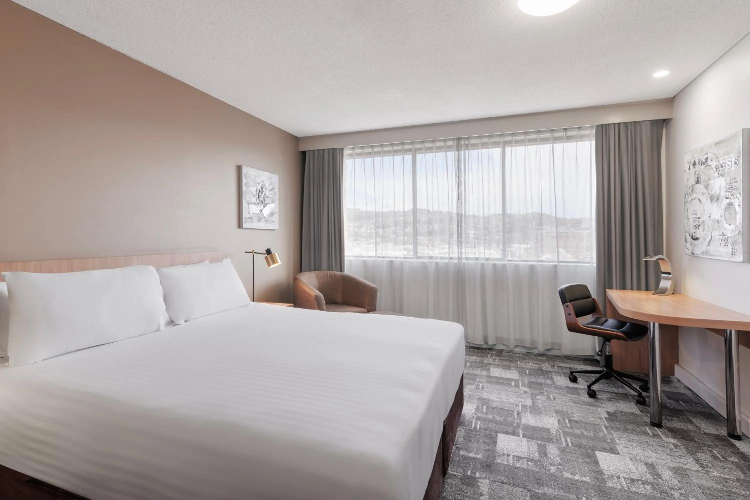 Bed in Best Western Plus Launceston