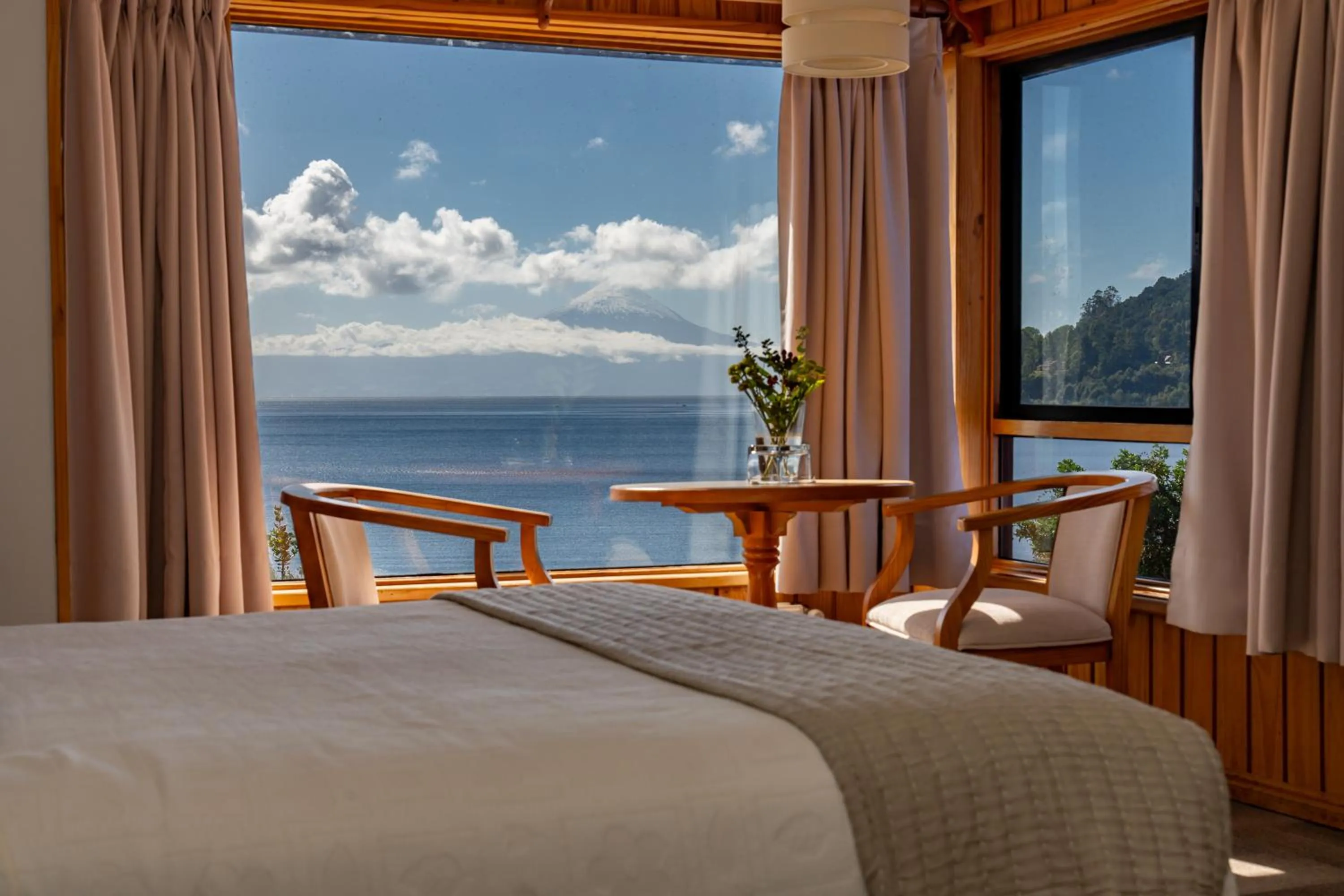 Lake view, Bed in Hotel Elun, la mejor vista