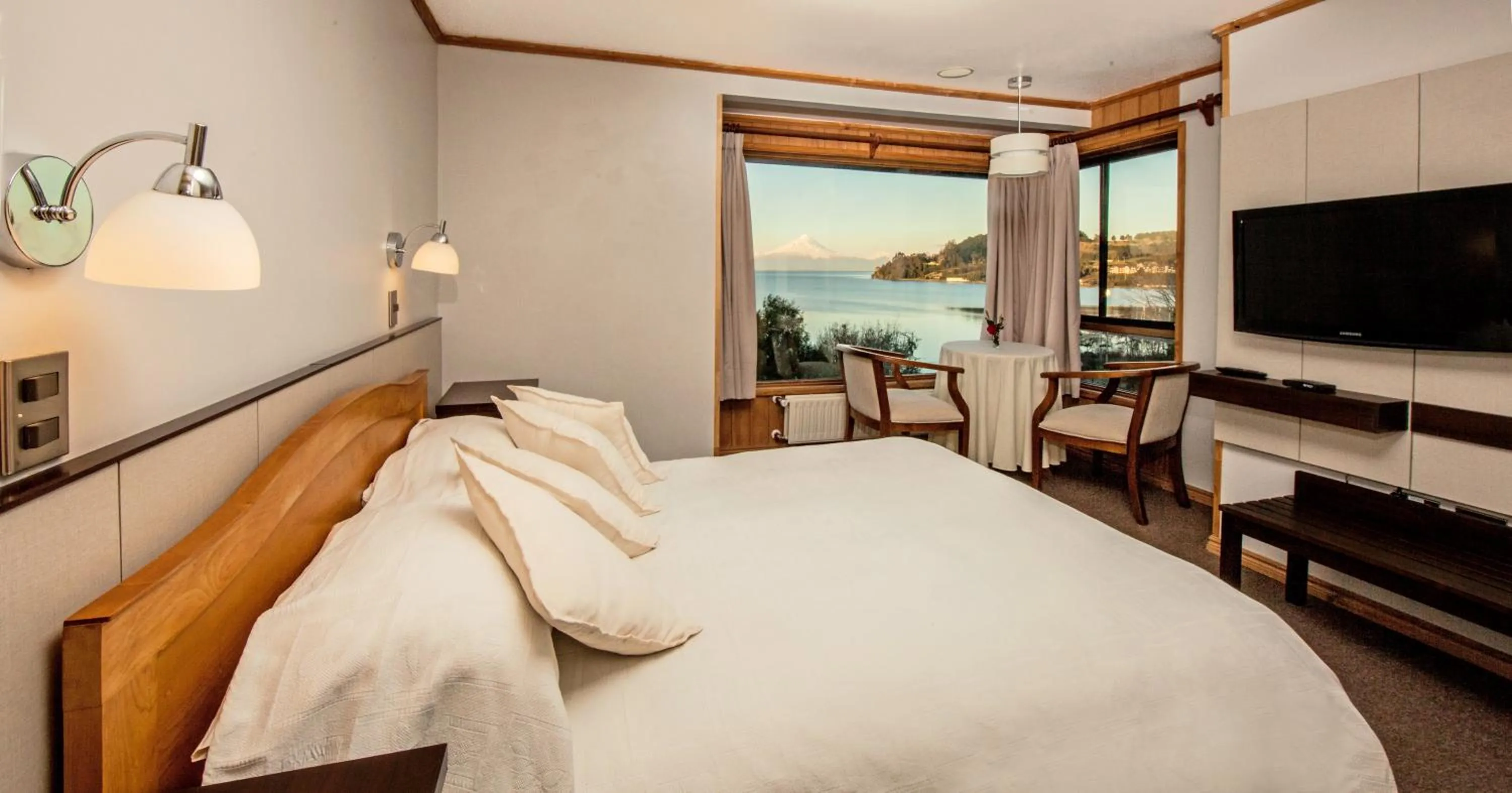 Photo of the whole room, Bed in Hotel Elun, la mejor vista