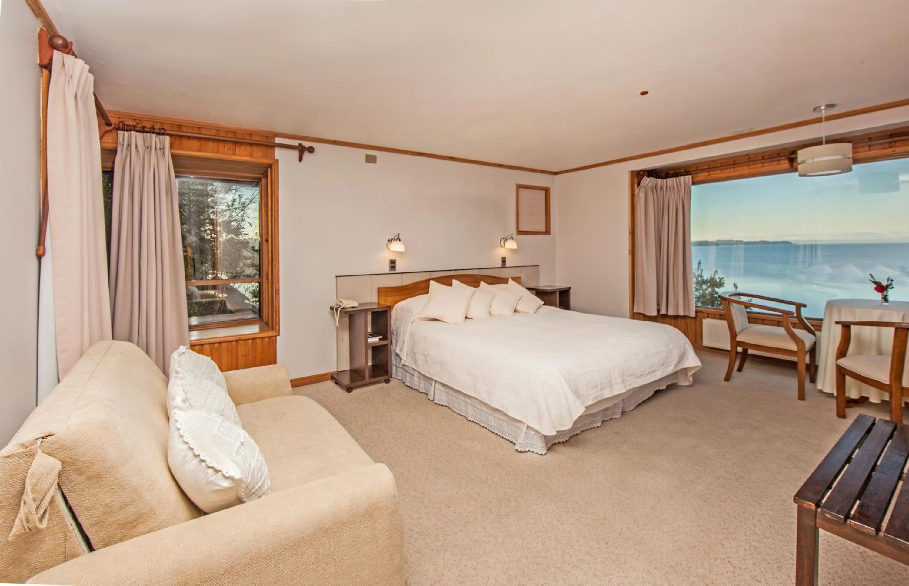 Photo of the whole room, Bed in Hotel Elun, la mejor vista