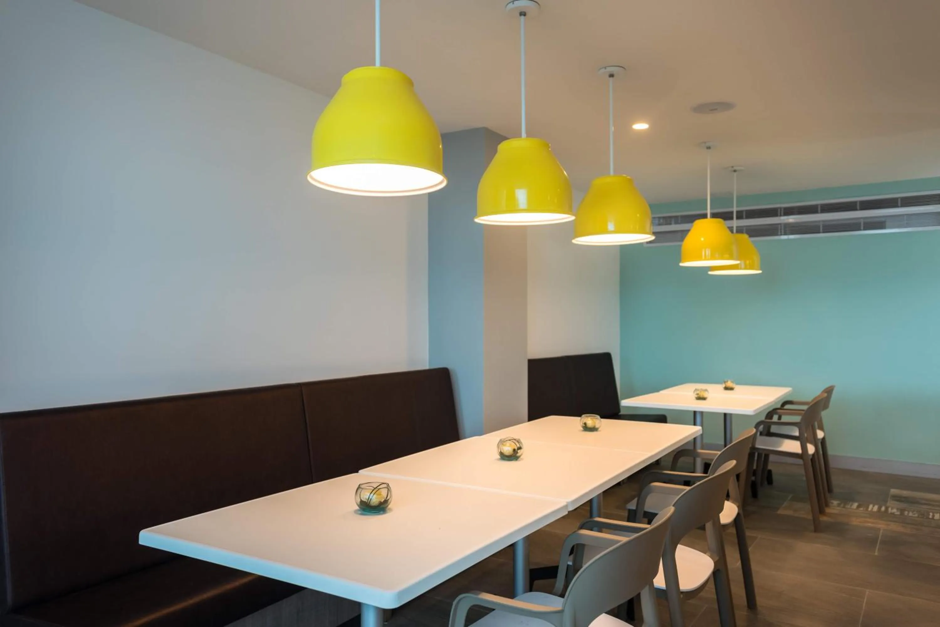 Restaurant/places to eat in Calypso Beach Hotel