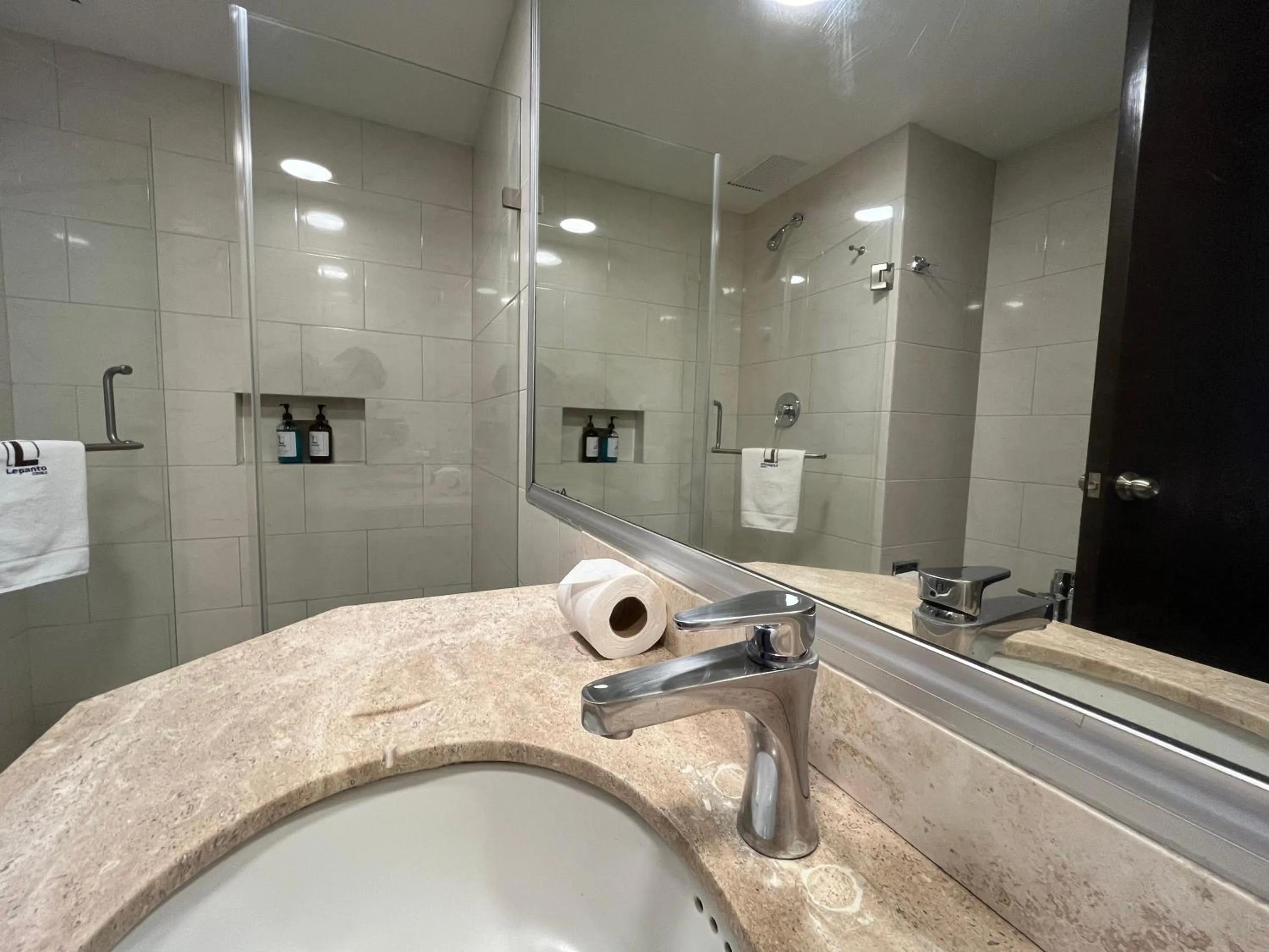 Bathroom in Hotel Lepanto Reforma