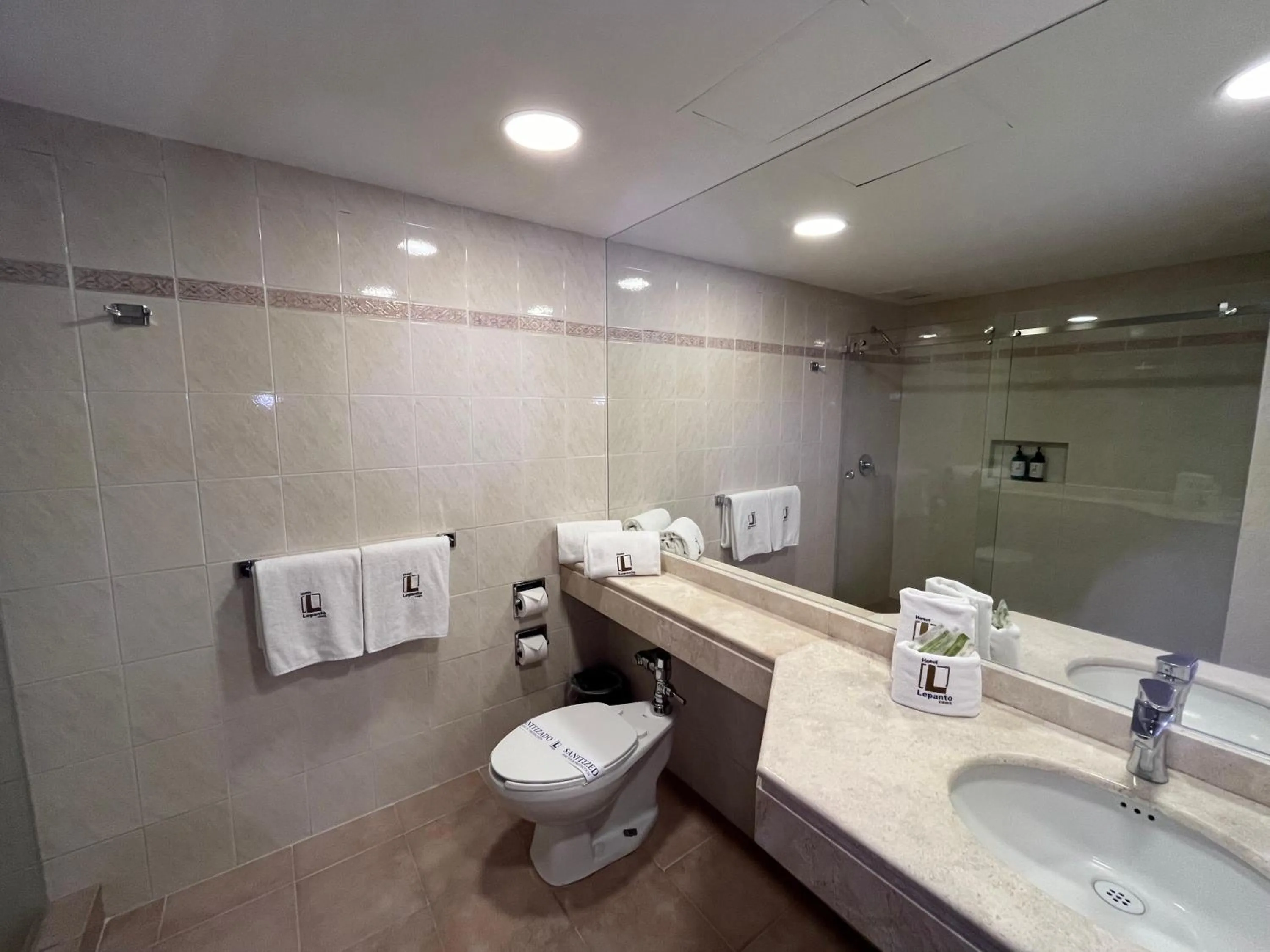 Bathroom in Hotel Lepanto Reforma