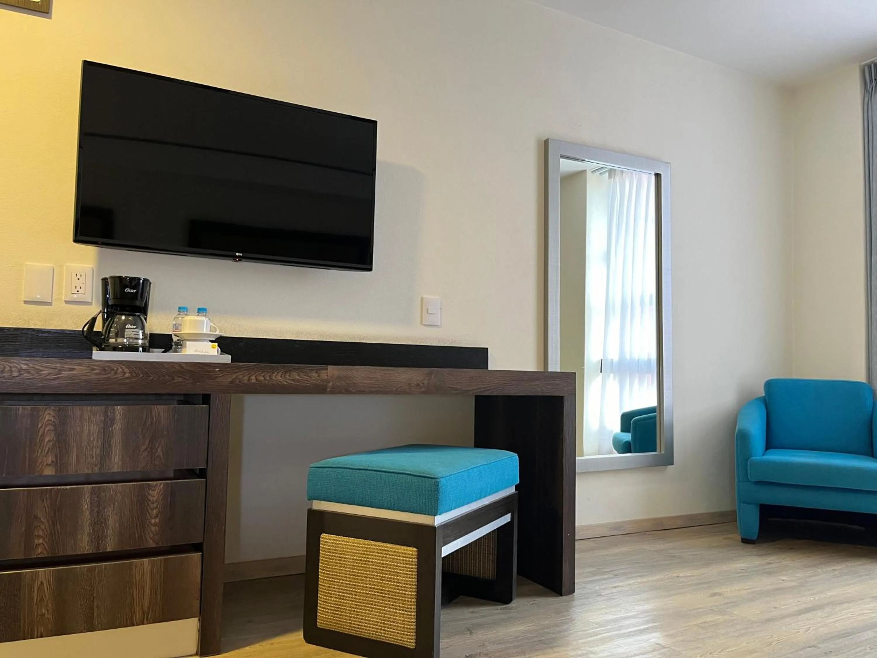 TV and multimedia in Hotel Lepanto Reforma