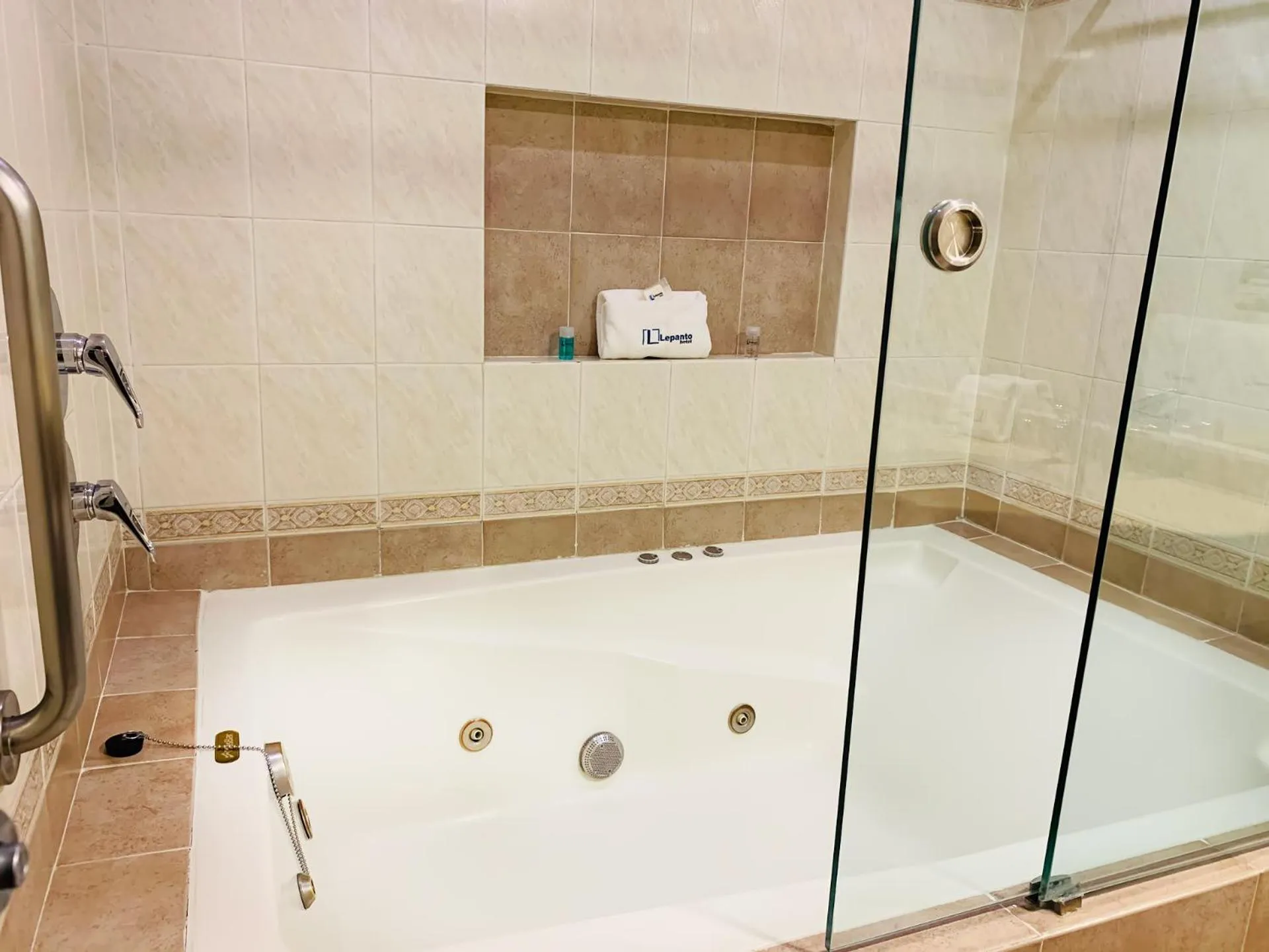 Bath in Hotel Lepanto Reforma