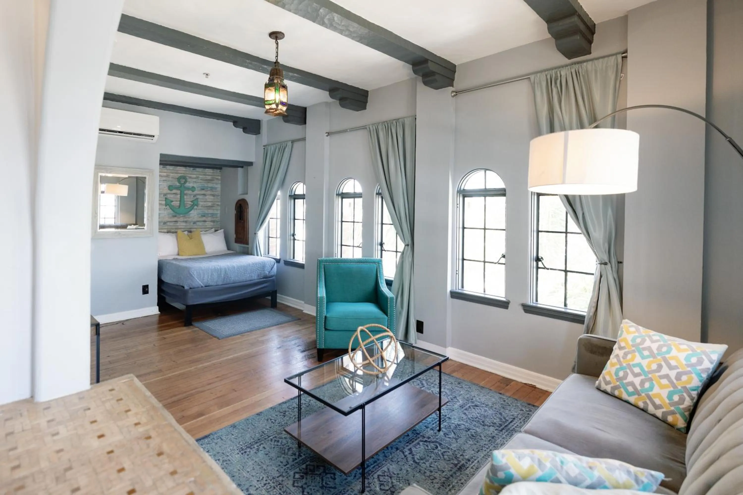 Bed in Broadlind Hotel