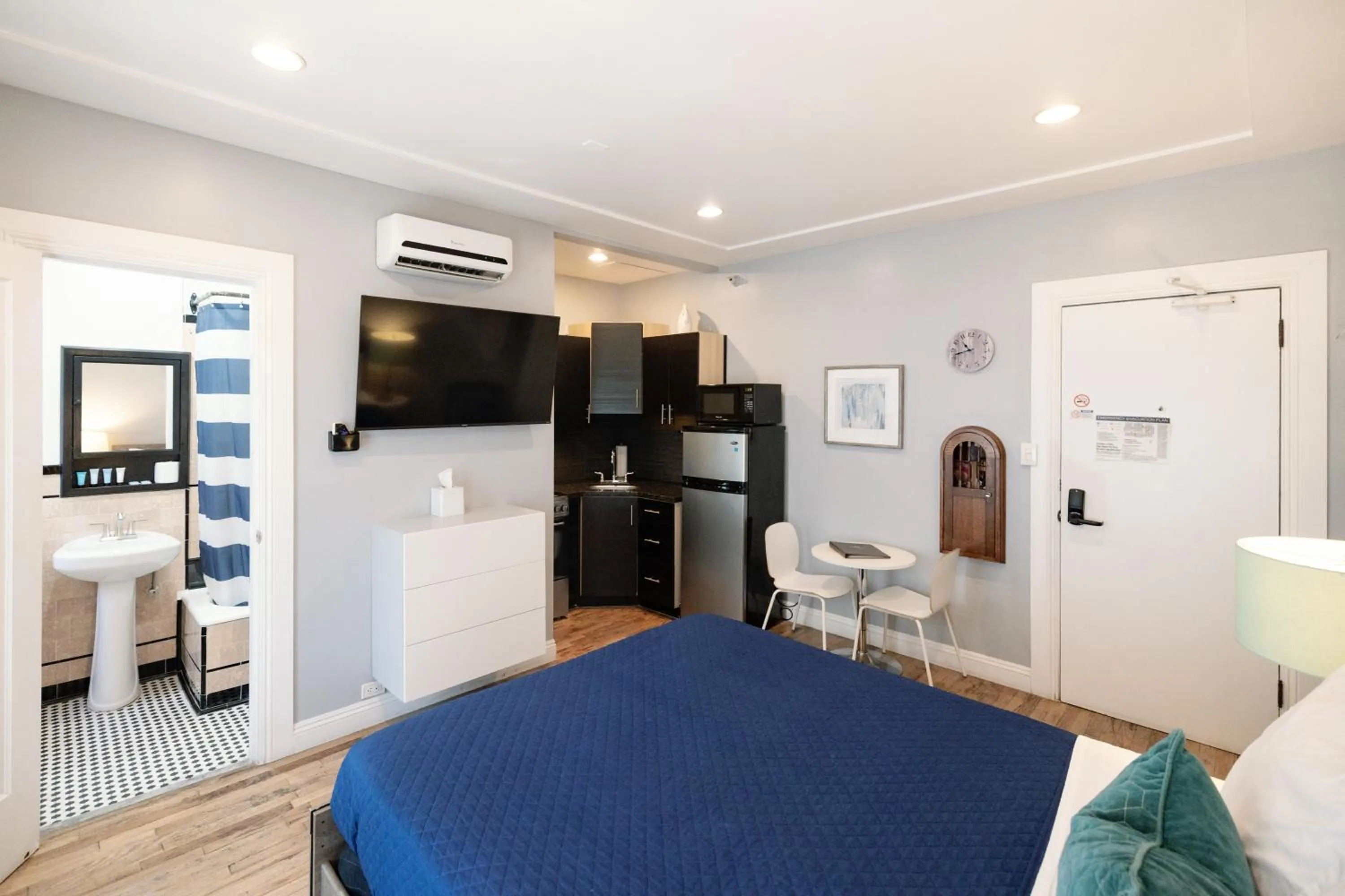 Bed in Broadlind Hotel