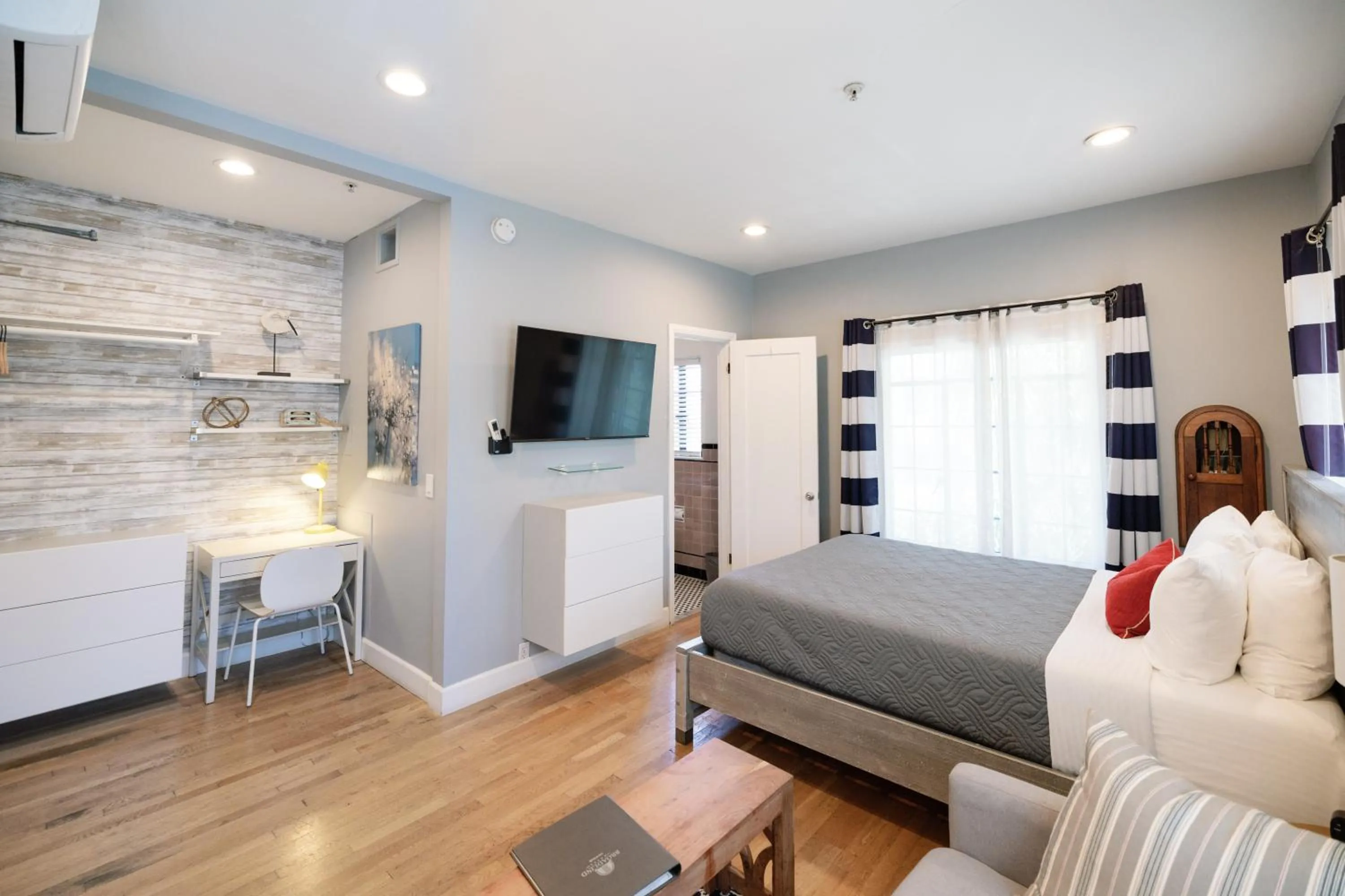 Bed in Broadlind Hotel