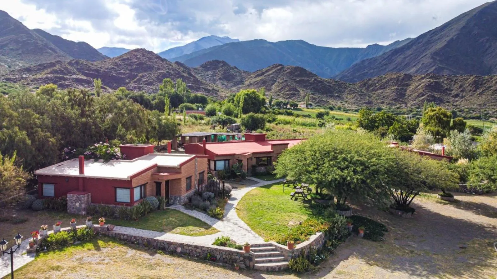 Miraluna Bodega Boutique
