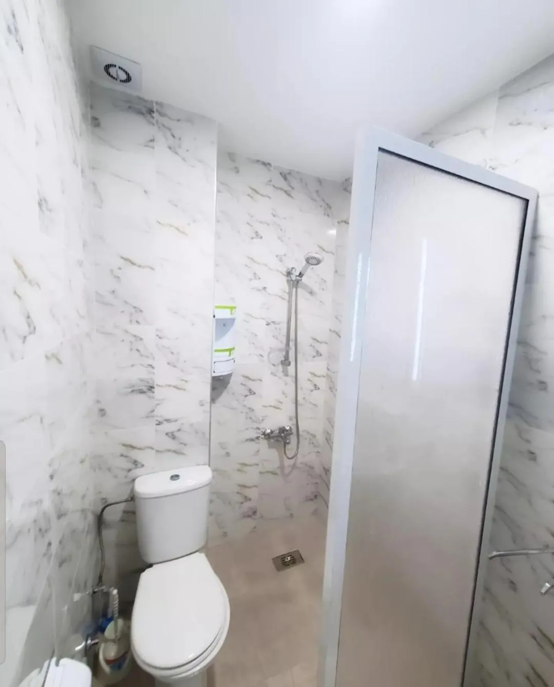 Shower in Modern Flat with sea view