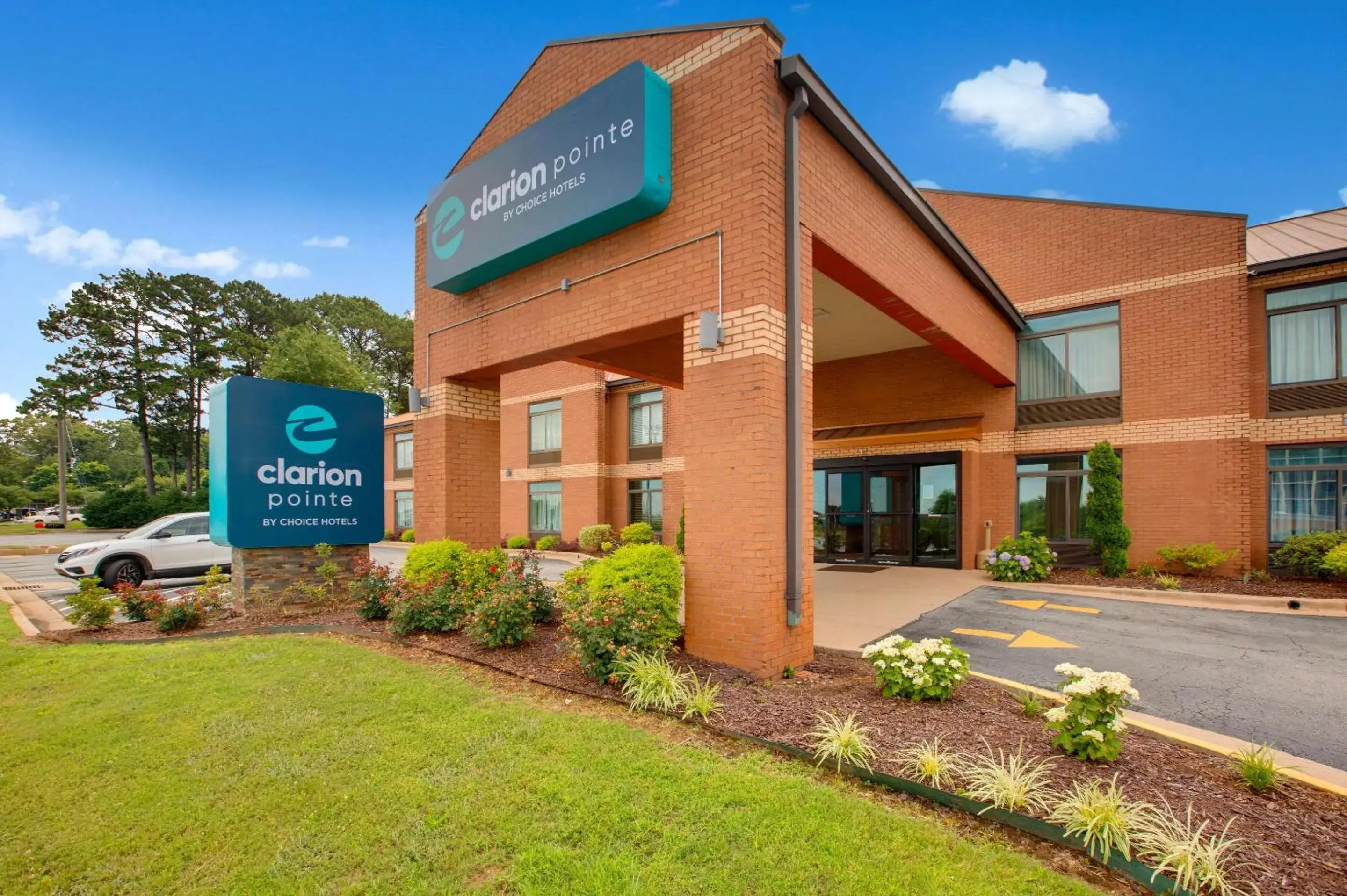 Property building in Clarion Pointe Atlanta Airport College Park Property building in Clarion Pointe Atlanta Airport College Park