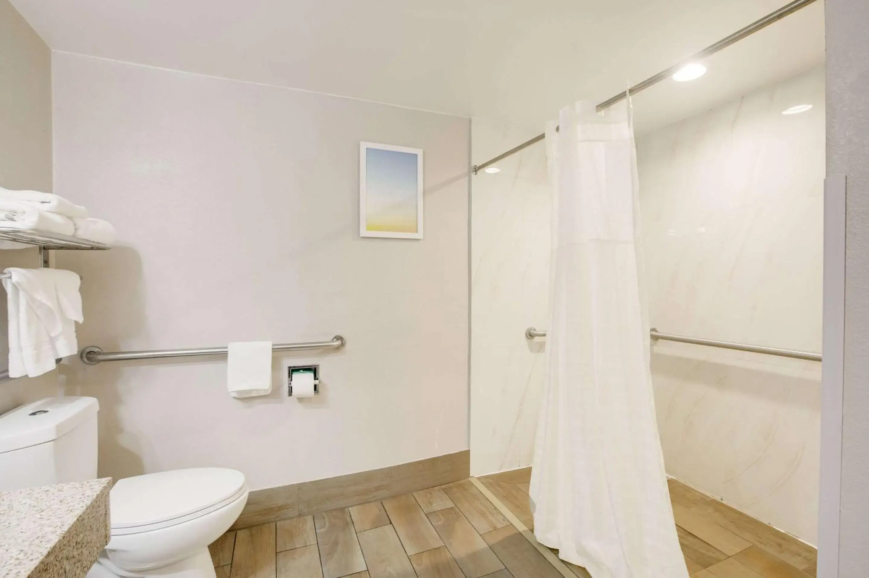 Bathroom in Clarion Pointe Atlanta Airport College Park Bathroom in Clarion Pointe Atlanta Airport College Park