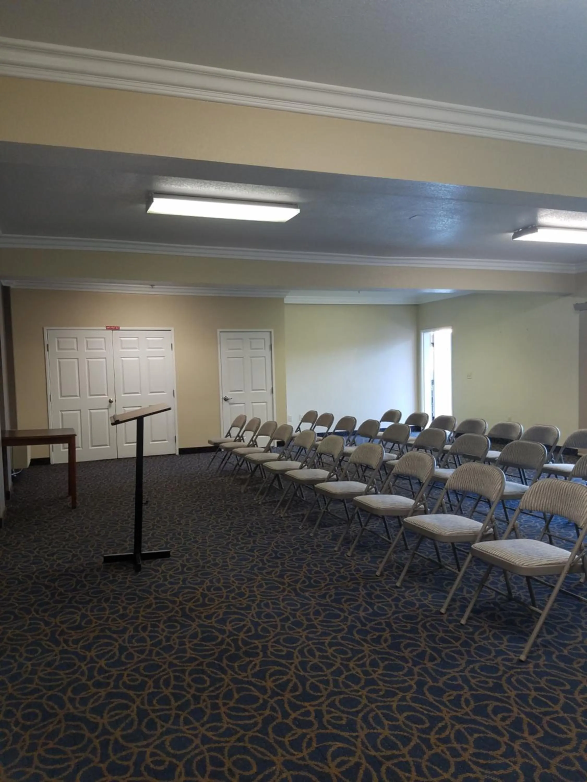 Meeting/conference room in Mid City Inn & Suites Pico Rivera