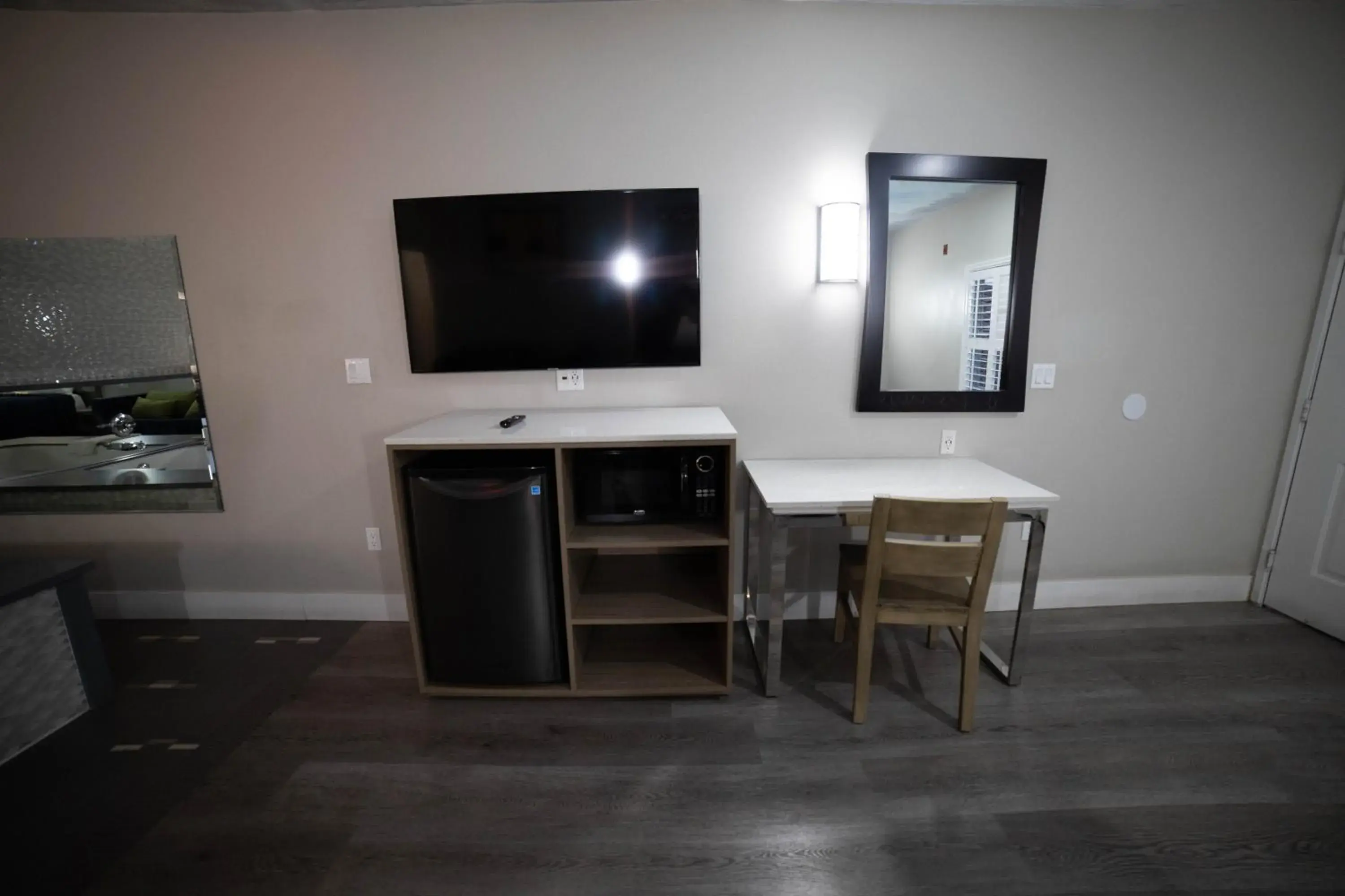 minibar in Mid City Inn & Suites Pico Rivera minibar in Mid City Inn & Suites Pico Rivera