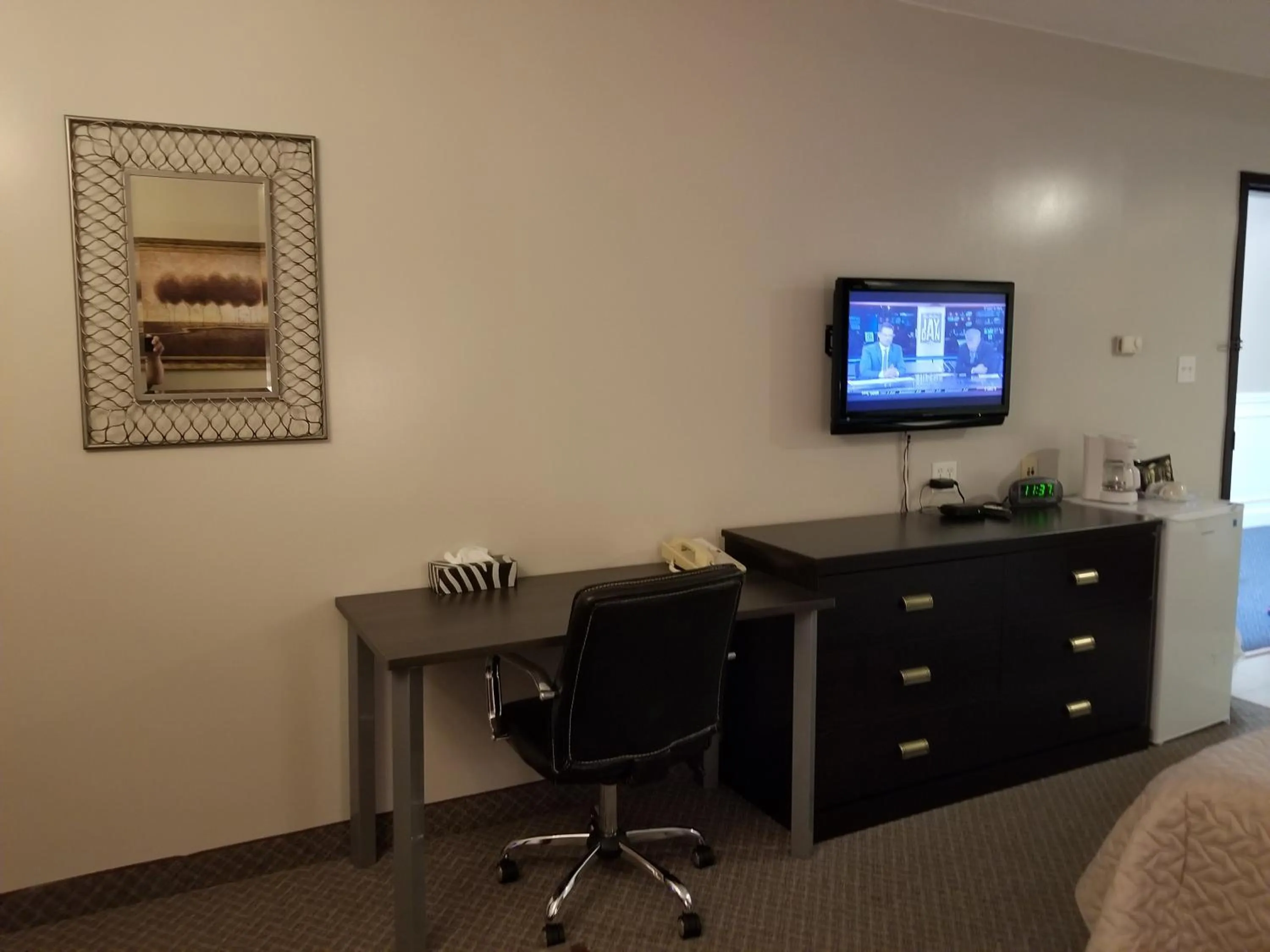 Bedroom in Knights Inn Woodstock