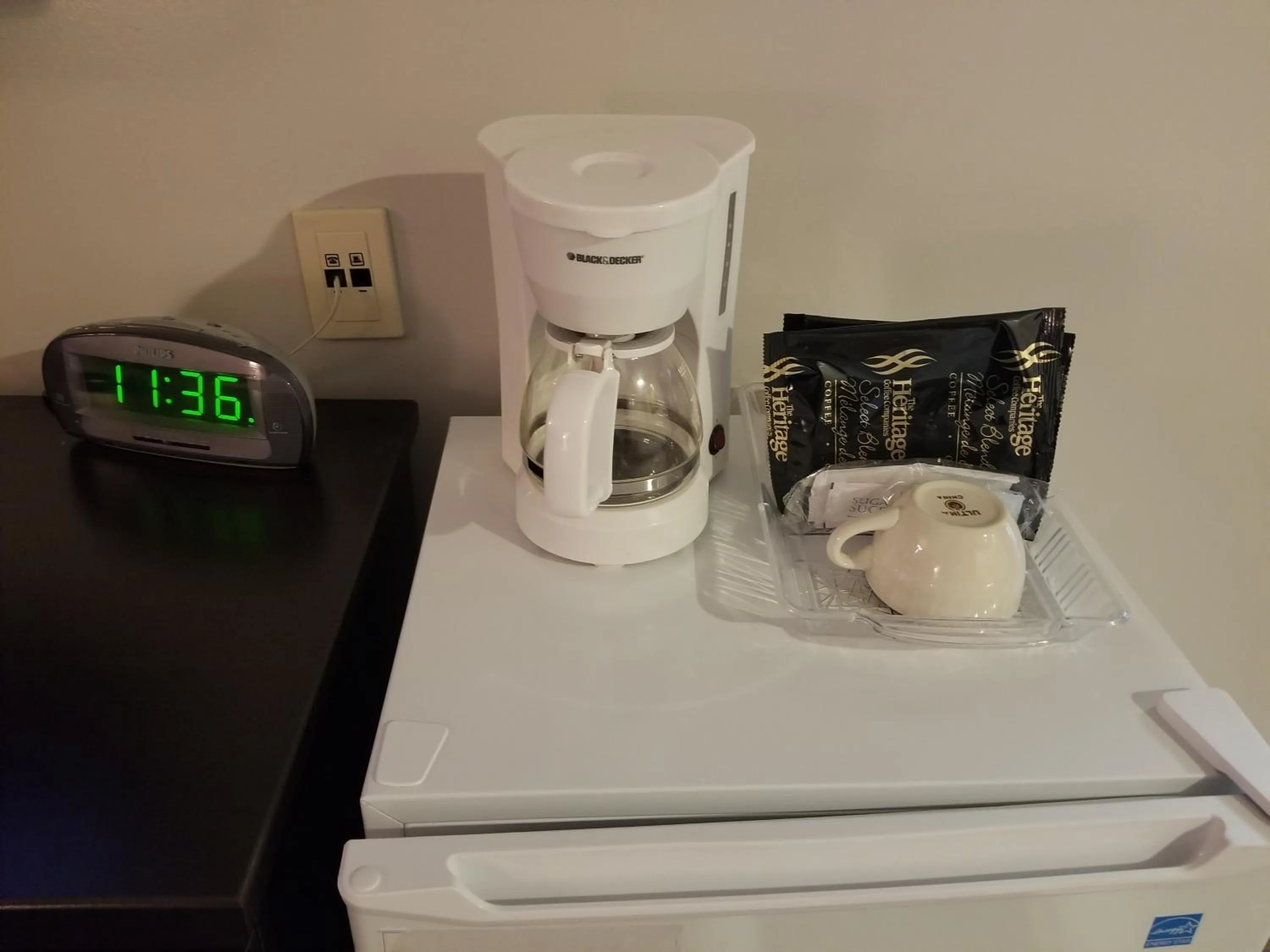 Coffee/tea facilities in Knights Inn Woodstock