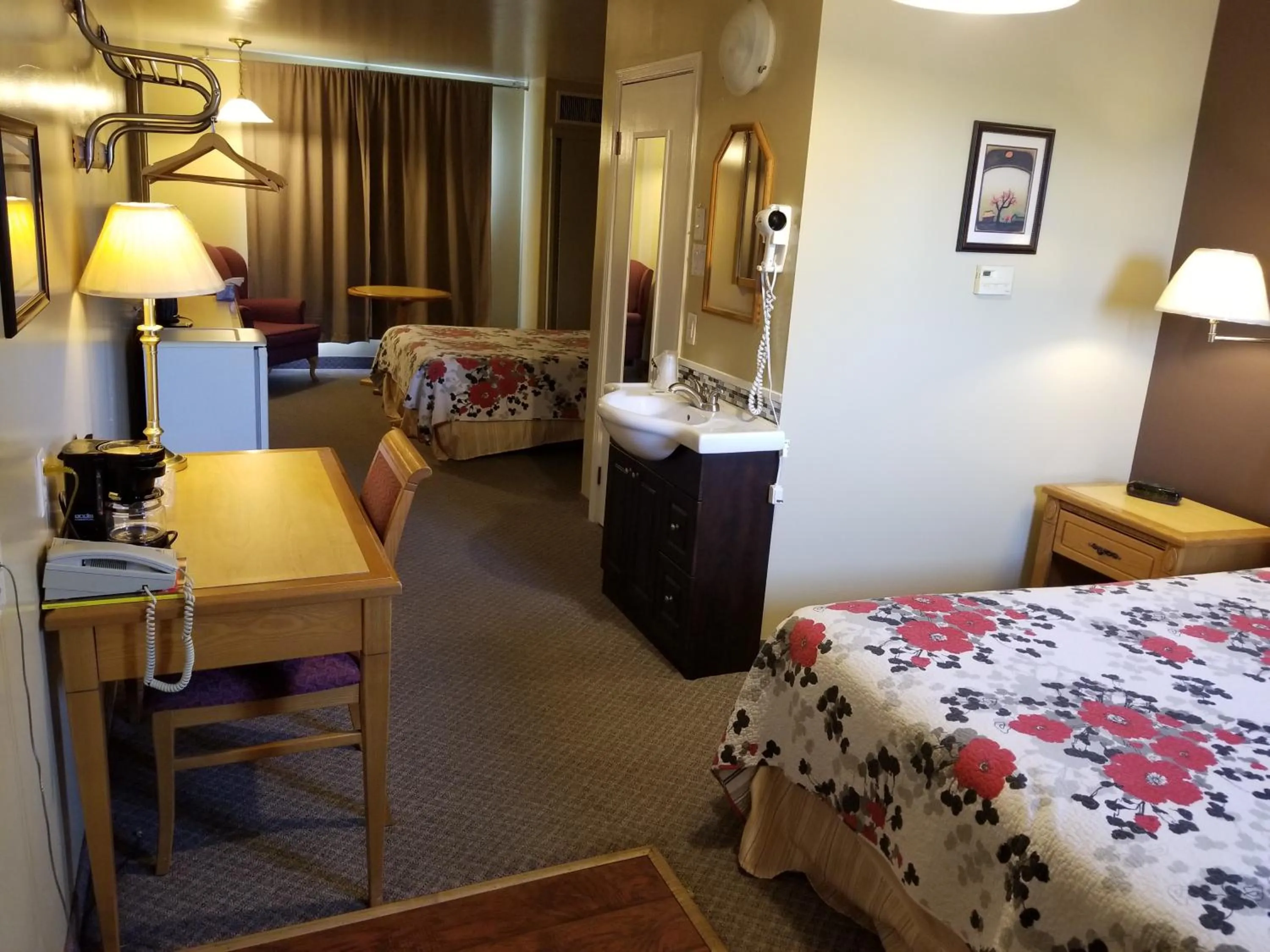 Bedroom in Knights Inn Woodstock