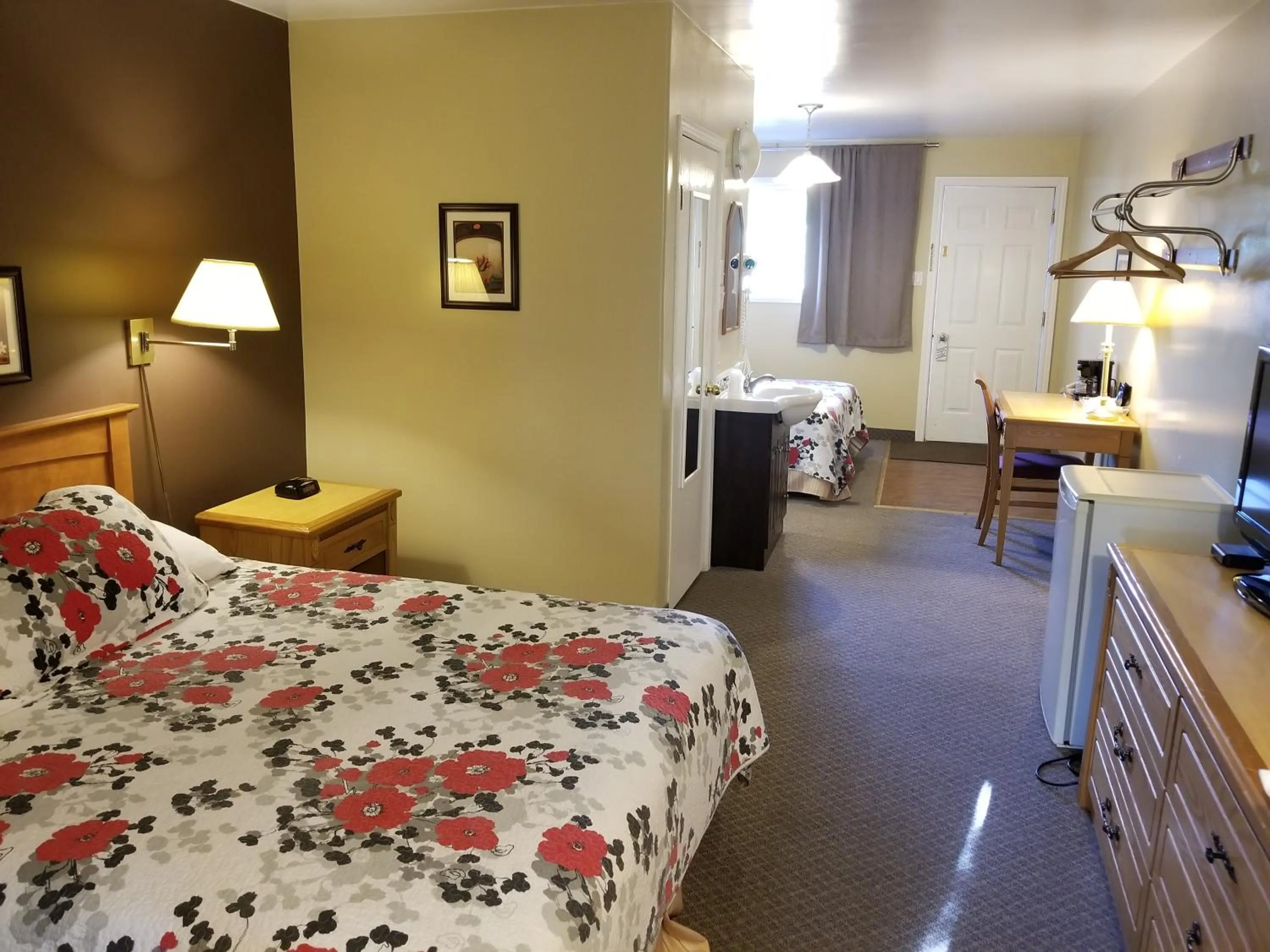 Bedroom in Knights Inn Woodstock