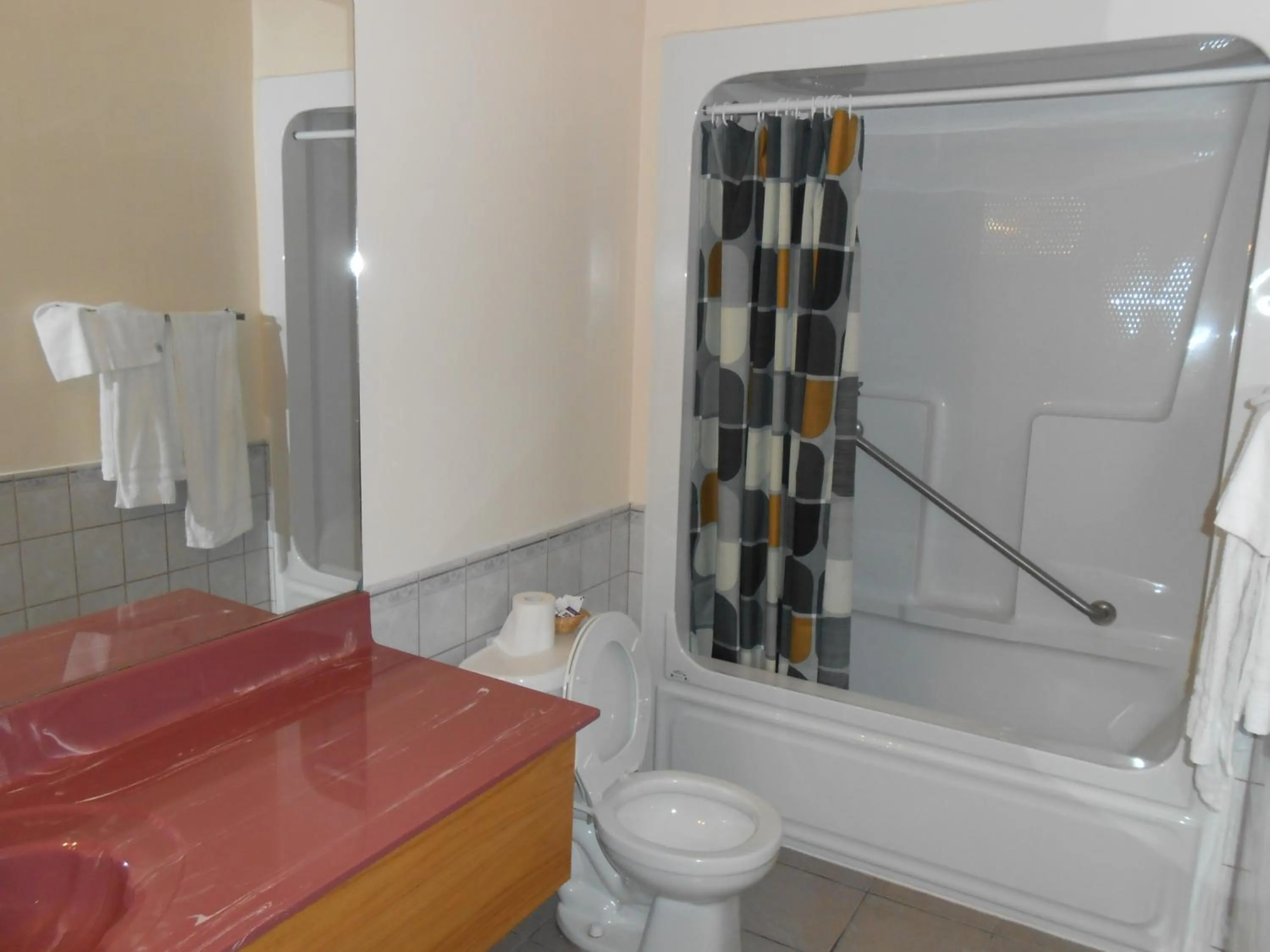 Bathroom in Knights Inn Woodstock