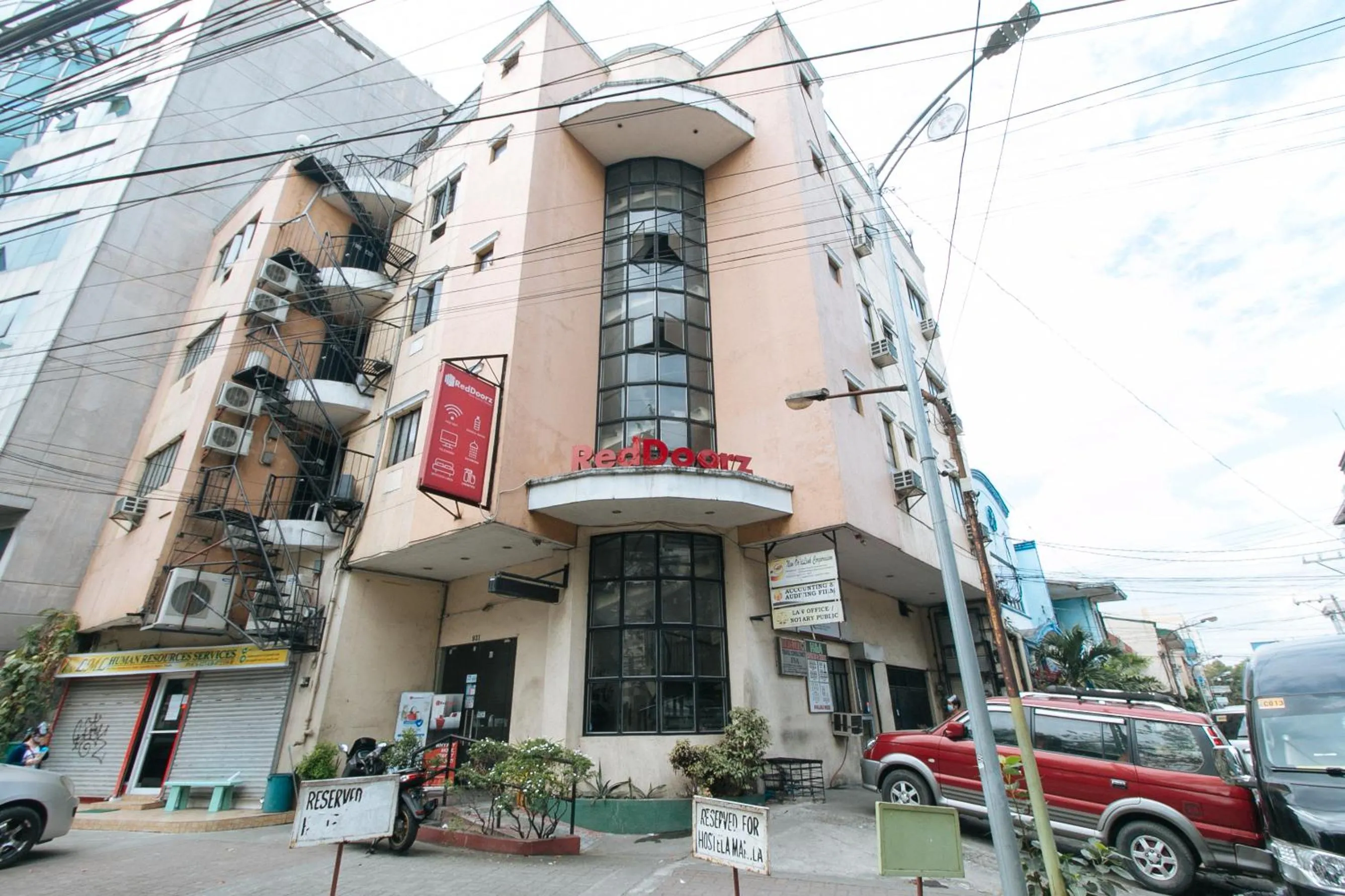 Property building in RedDoorz near Quirino Station Manila
