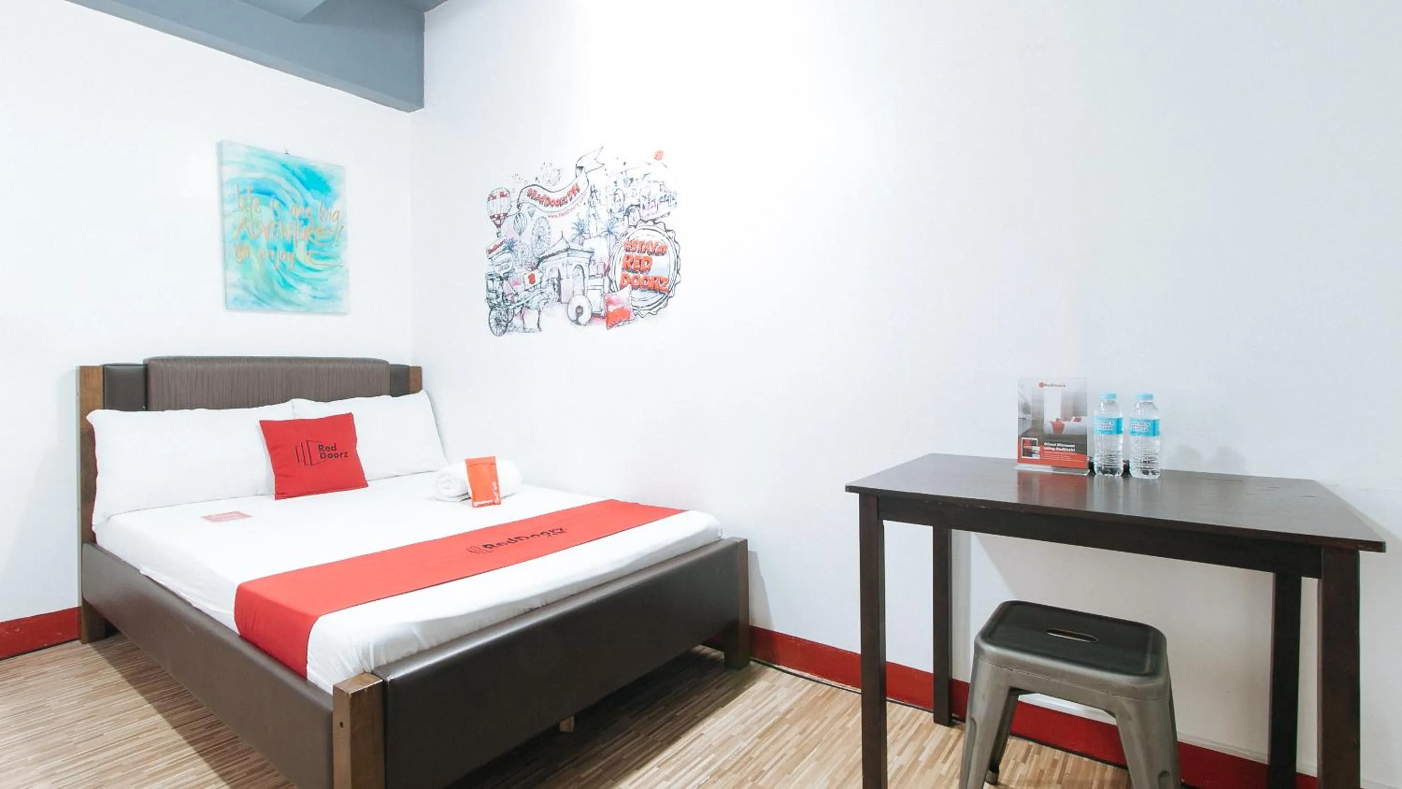 Floor plan in RedDoorz near Quirino Station Manila