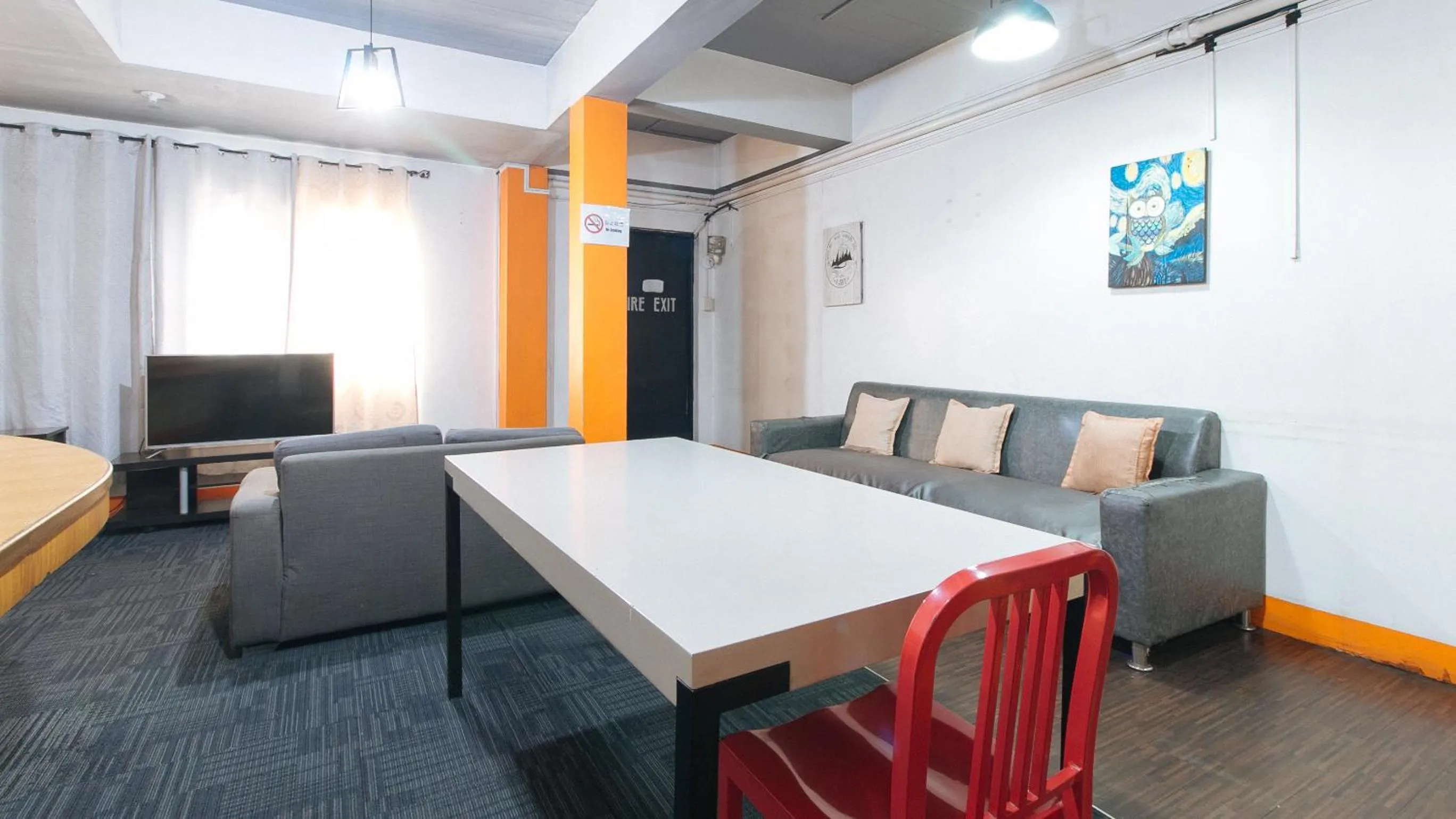 Lobby or reception in RedDoorz near Quirino Station Manila