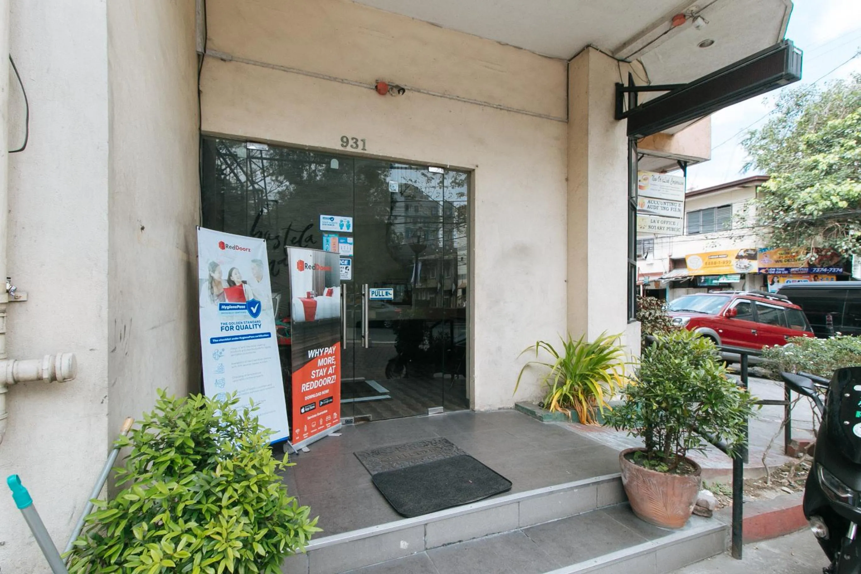 Property building in RedDoorz near Quirino Station Manila