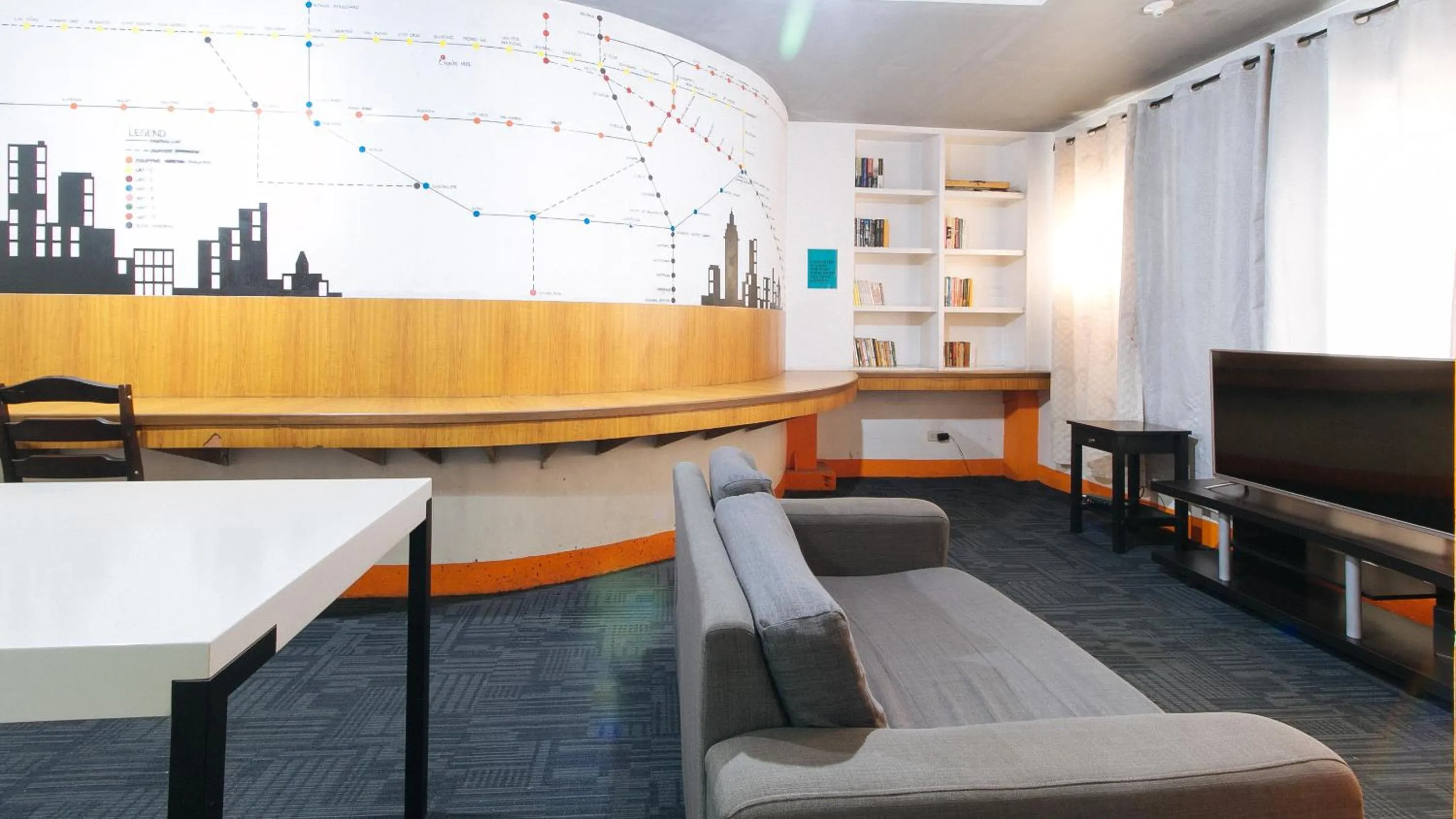 TV and multimedia in RedDoorz near Quirino Station Manila