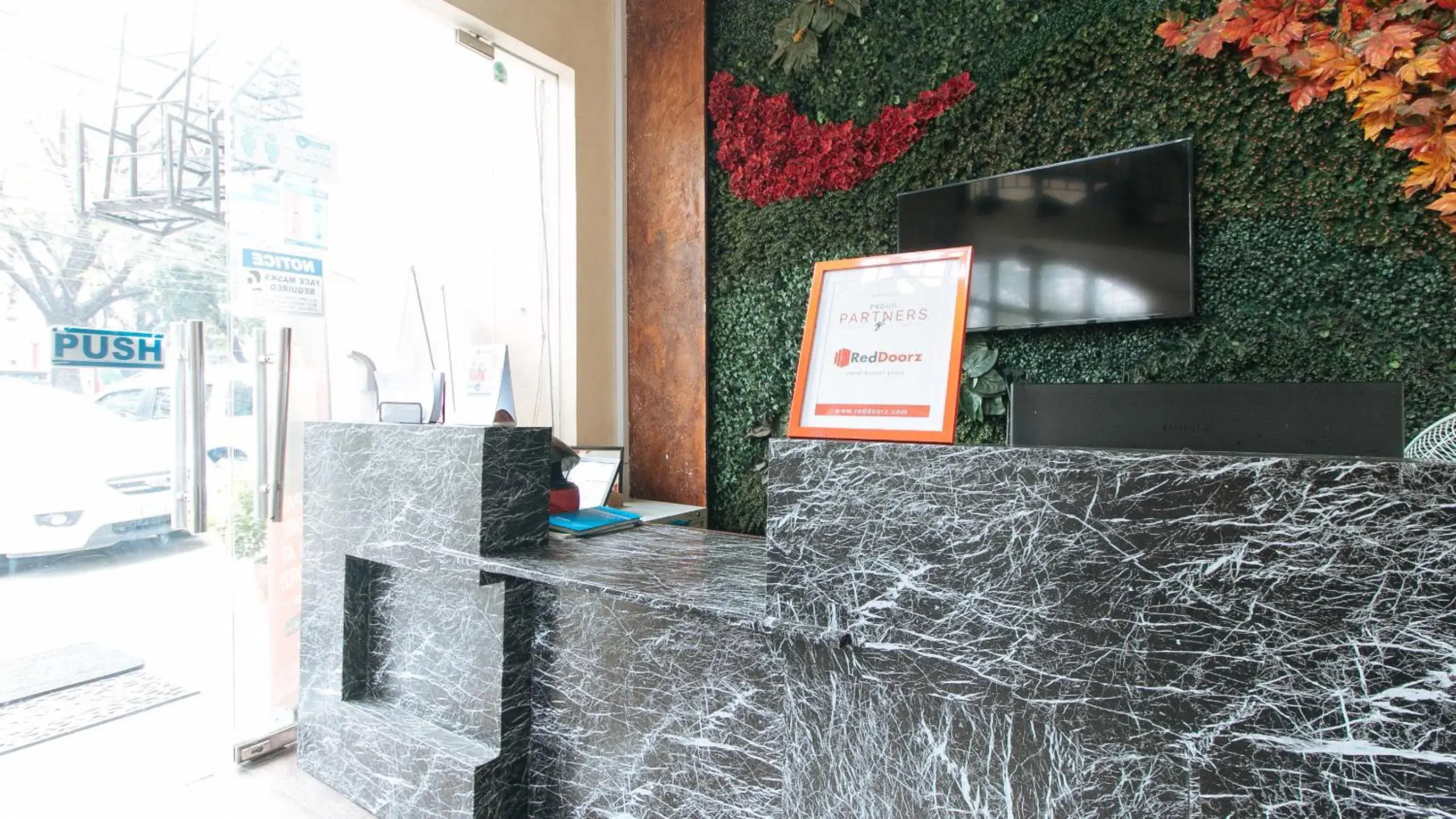 Lobby or reception in RedDoorz near Quirino Station Manila Lobby or reception in RedDoorz near Quirino Station Manila