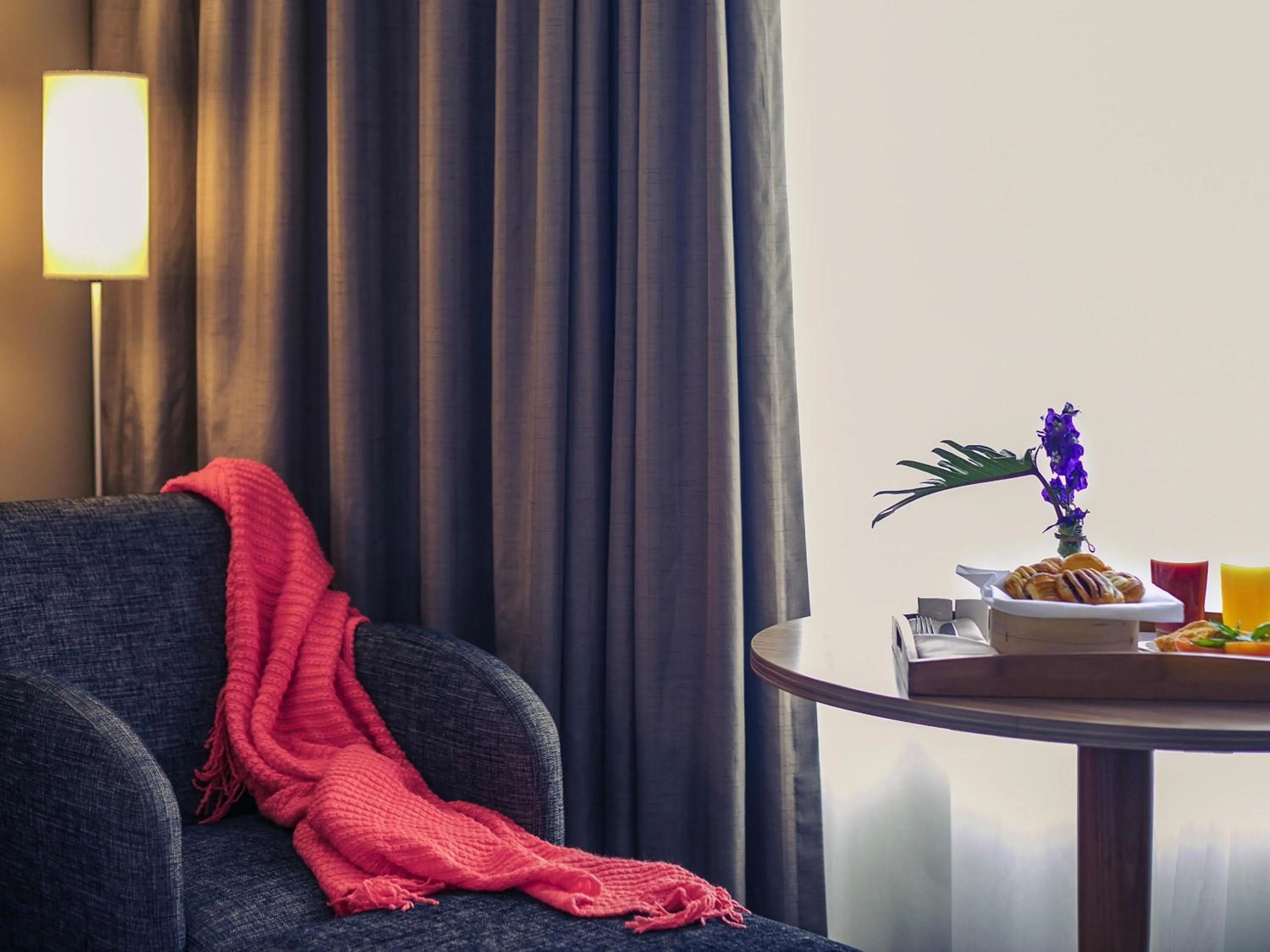 Bedroom in Mercure Sydney Parramatta