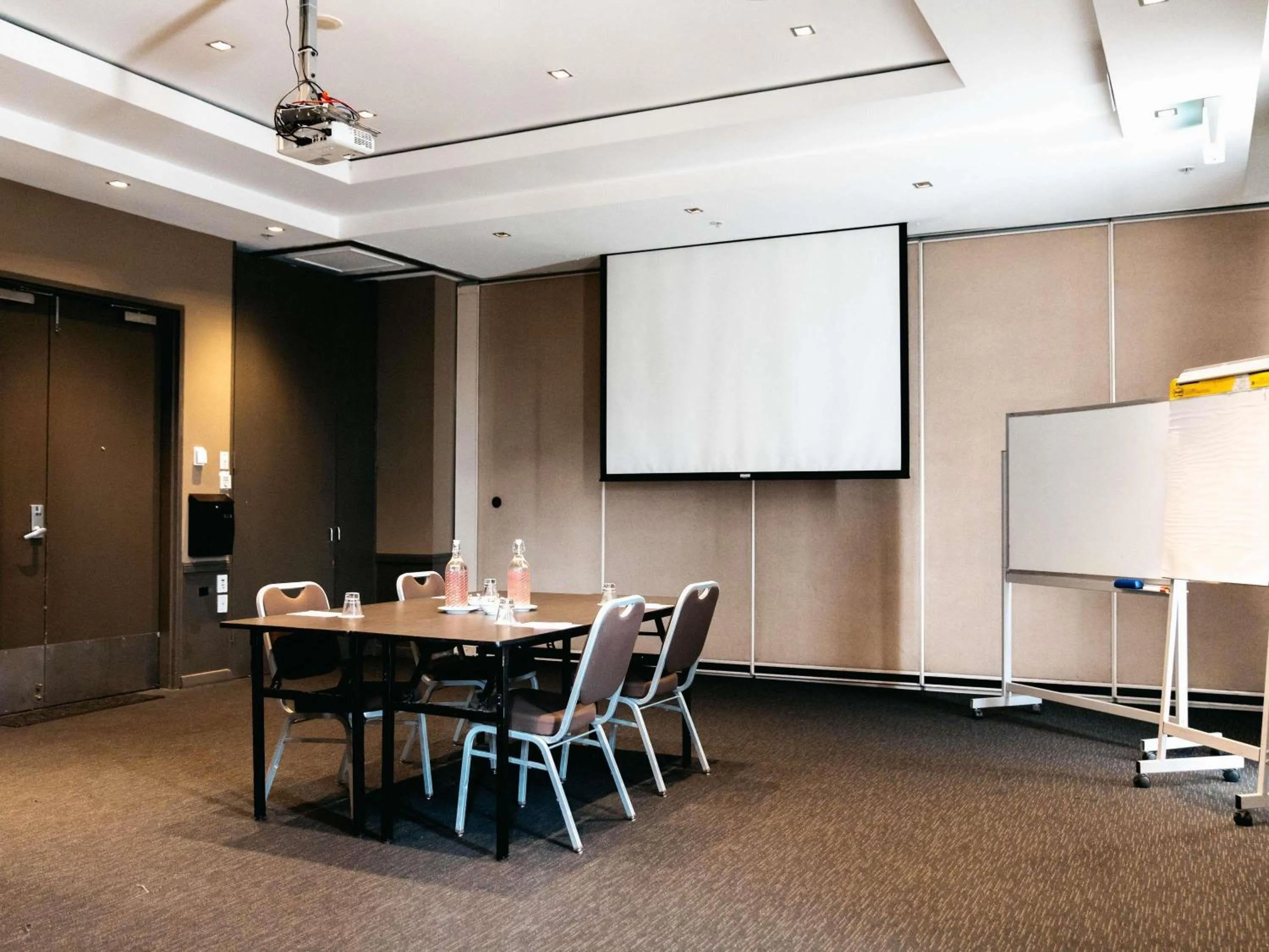 Meeting/conference room in Mercure Sydney Parramatta