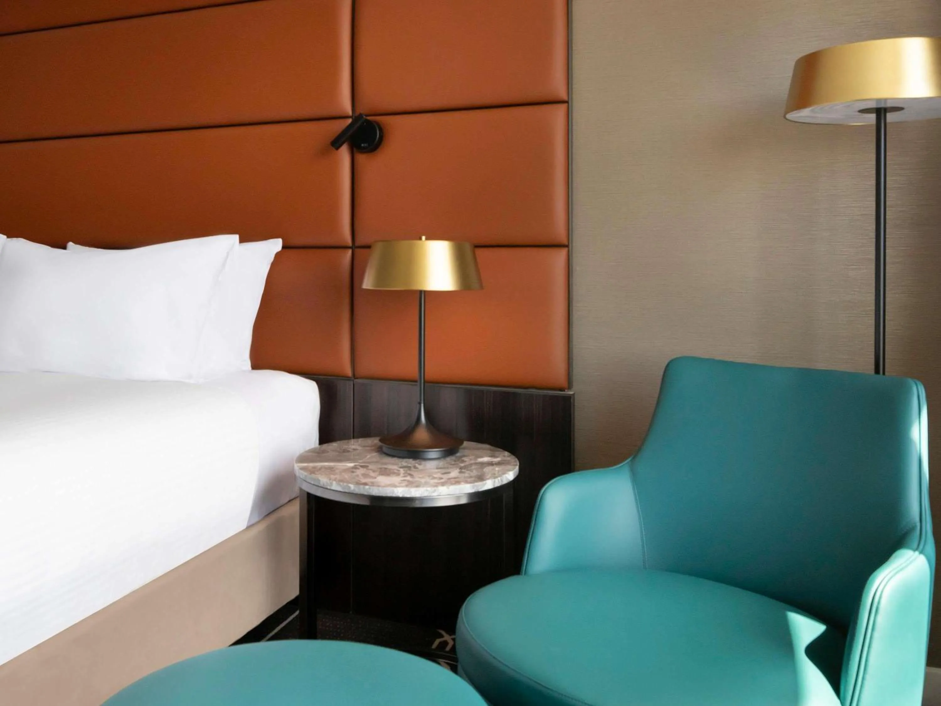 Bedroom, Bed in Mercure Sydney Parramatta