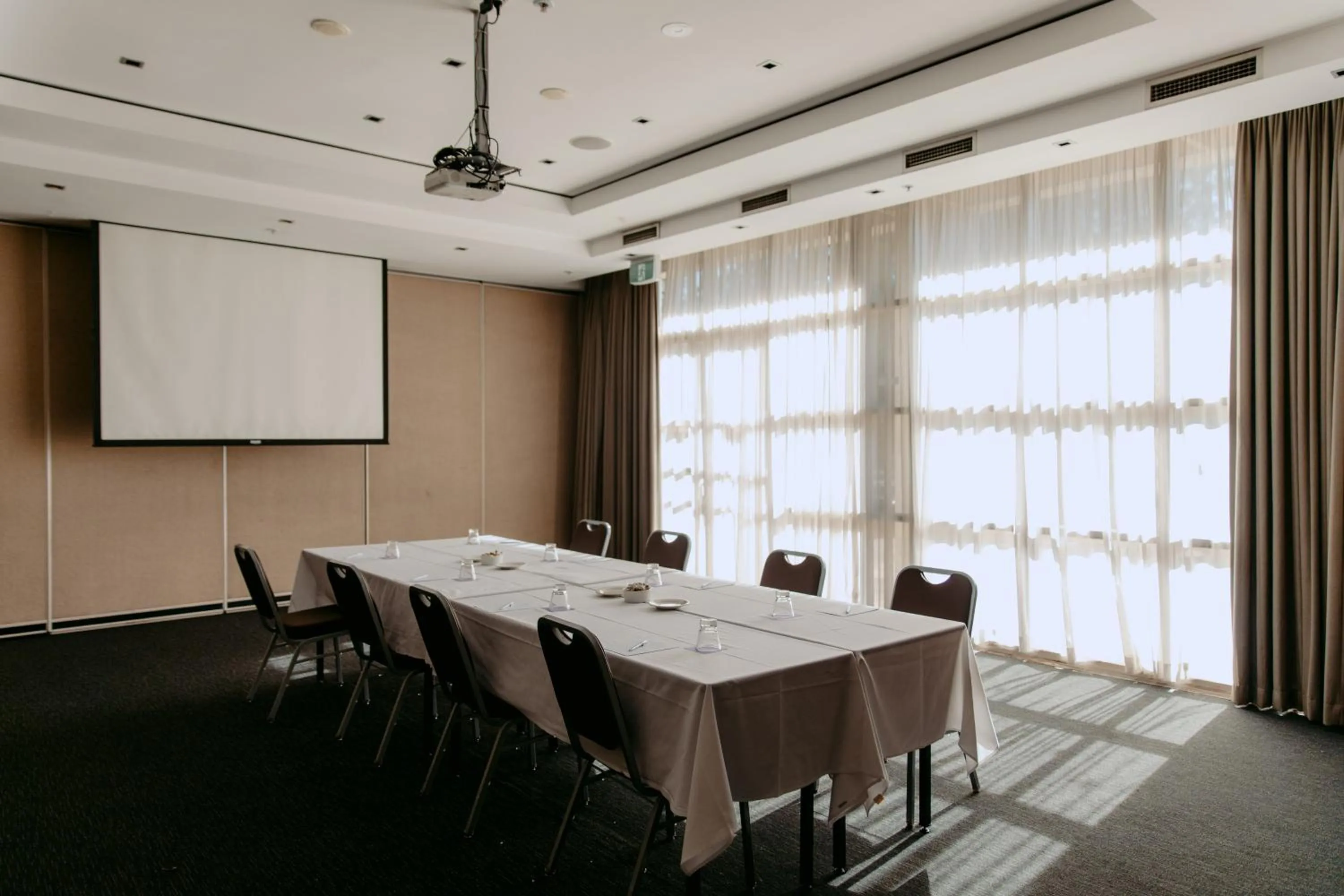 Meeting/conference room in Mercure Sydney Parramatta