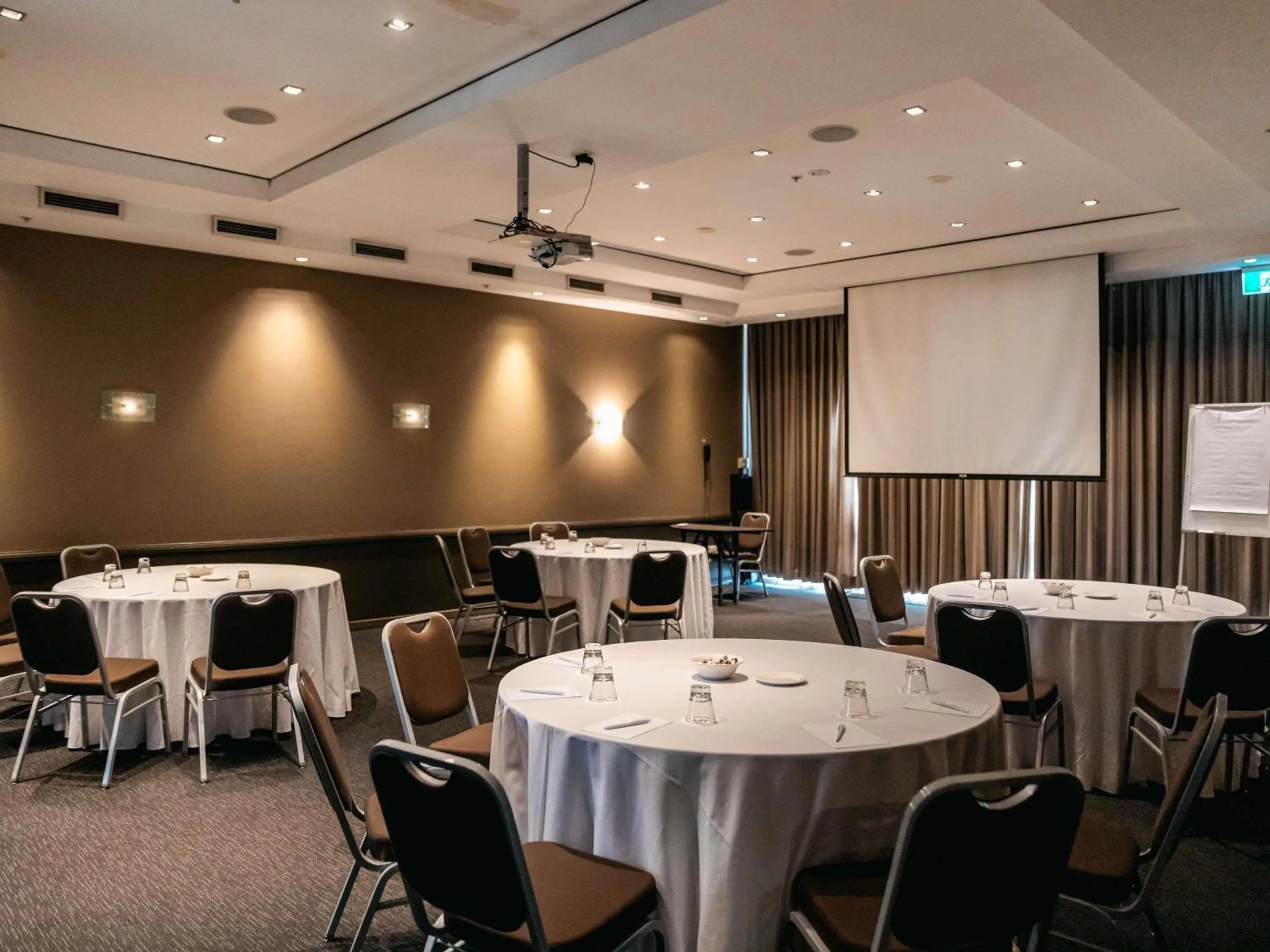 Meeting/conference room in Mercure Sydney Parramatta