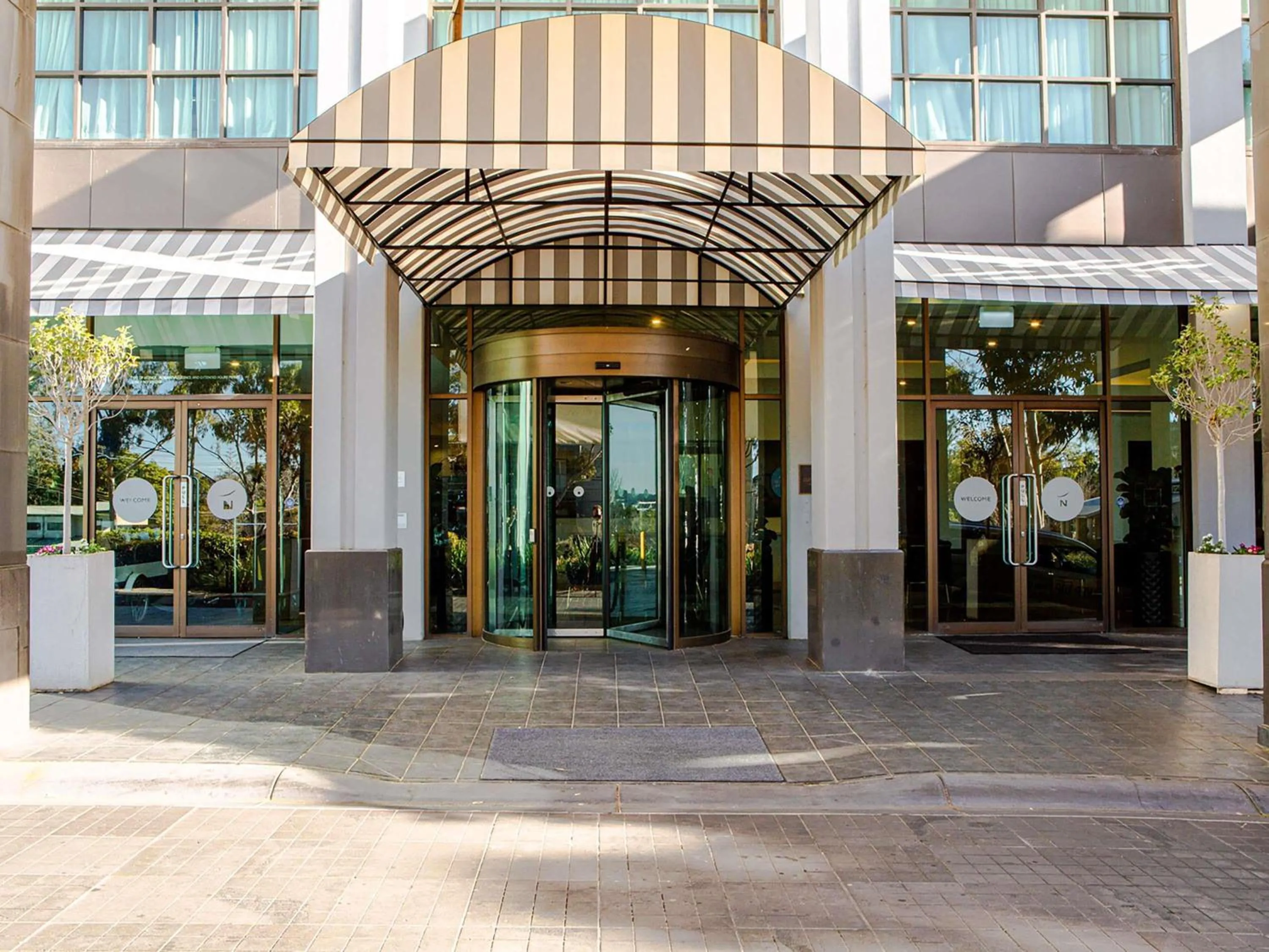 Property building in Novotel Melbourne Glen Waverley