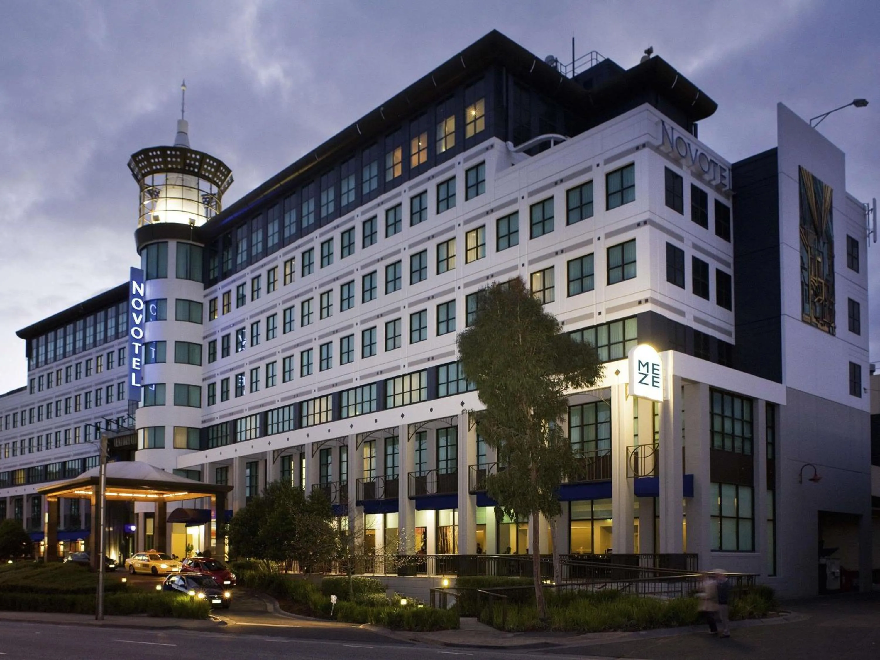 Property building in Novotel Melbourne Glen Waverley