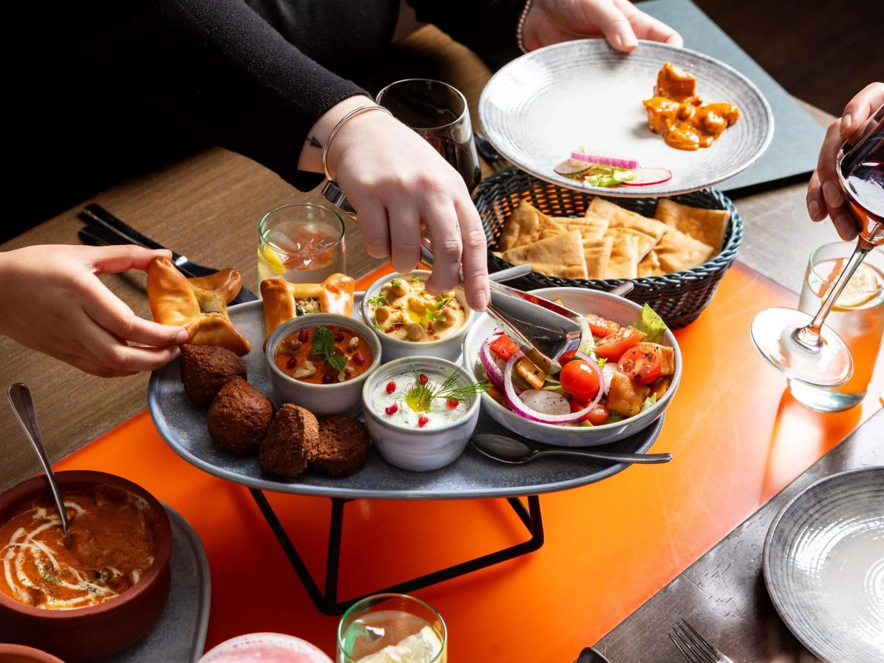 Restaurant/places to eat in Novotel Melbourne Glen Waverley