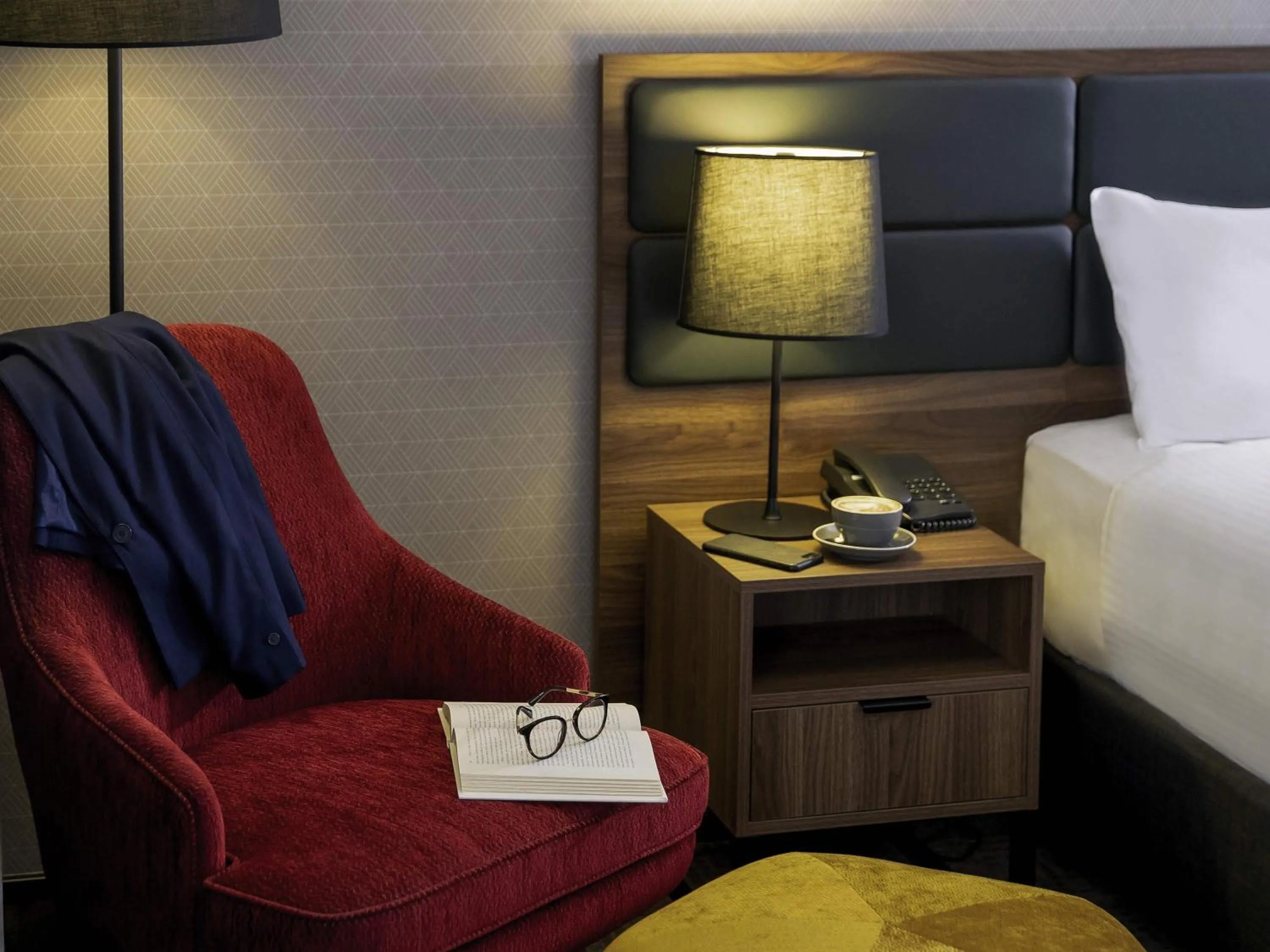 Bedroom, Bed in Novotel Sydney International Airport