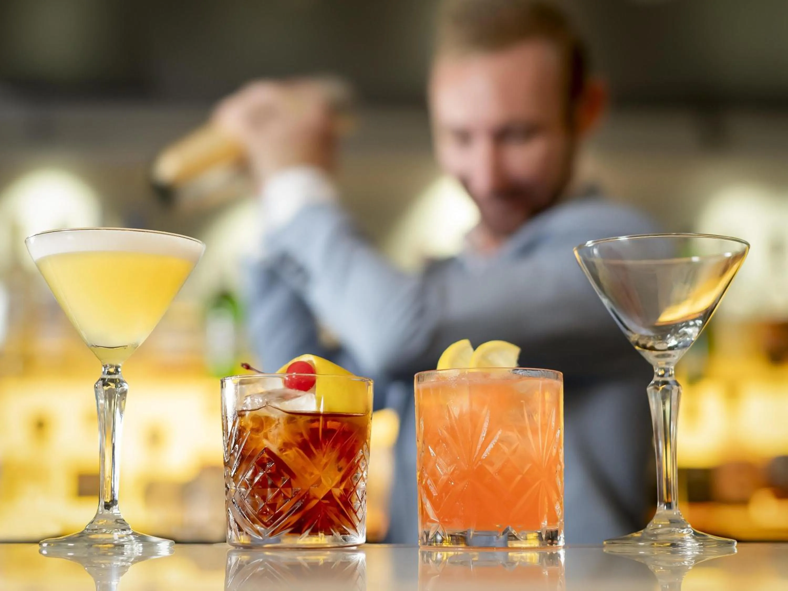 Lounge or bar in Novotel Sydney International Airport