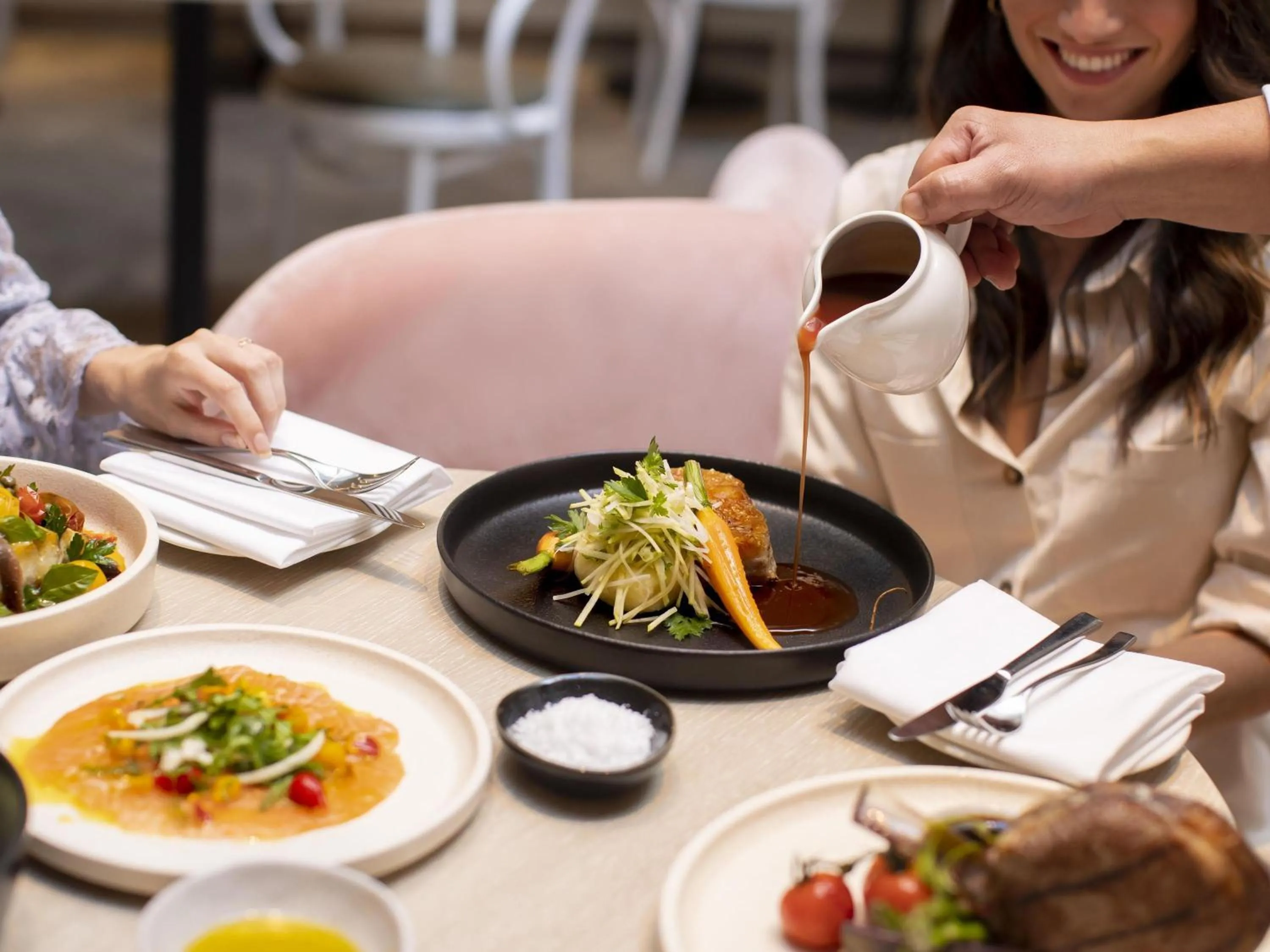 Restaurant/places to eat in Novotel Sydney International Airport