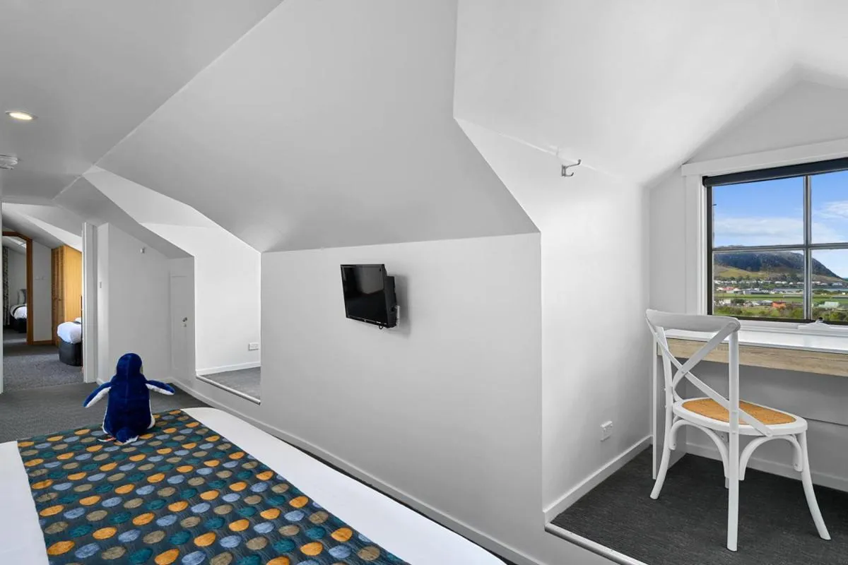 Bed in Stanley Seaview Inn