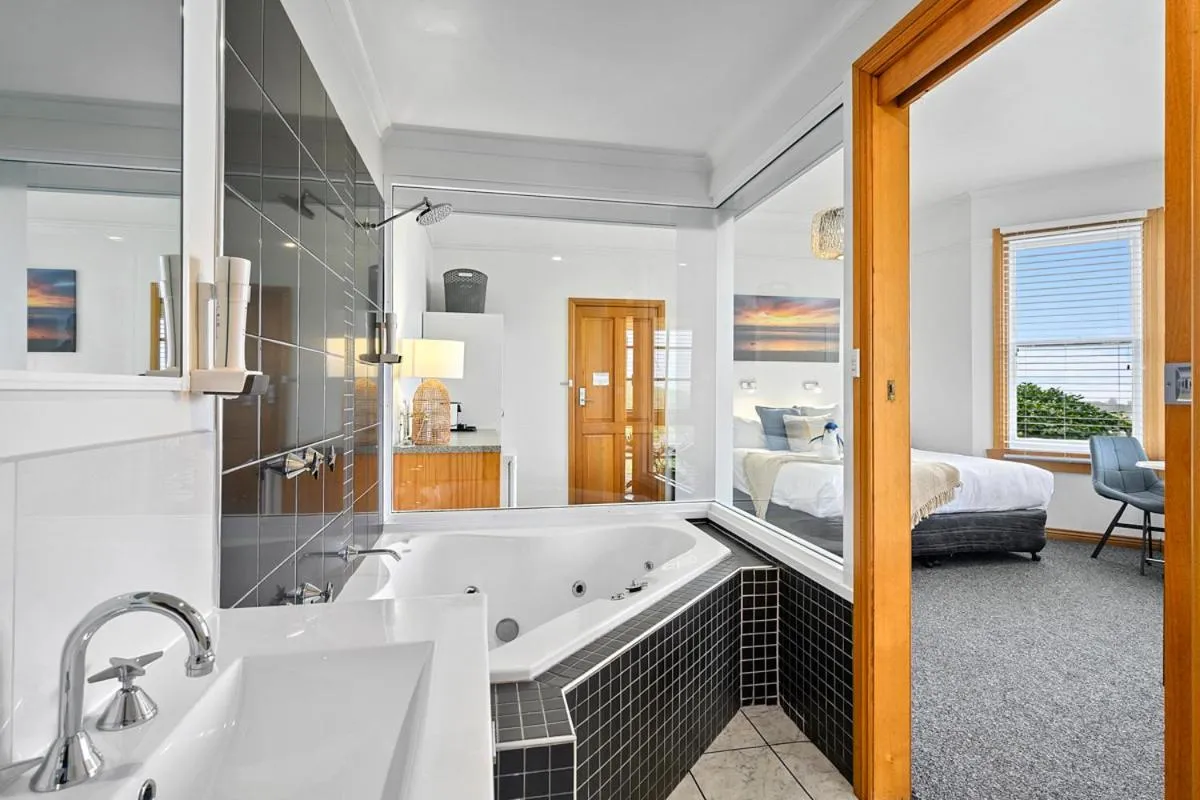 Bed in Stanley Seaview Inn