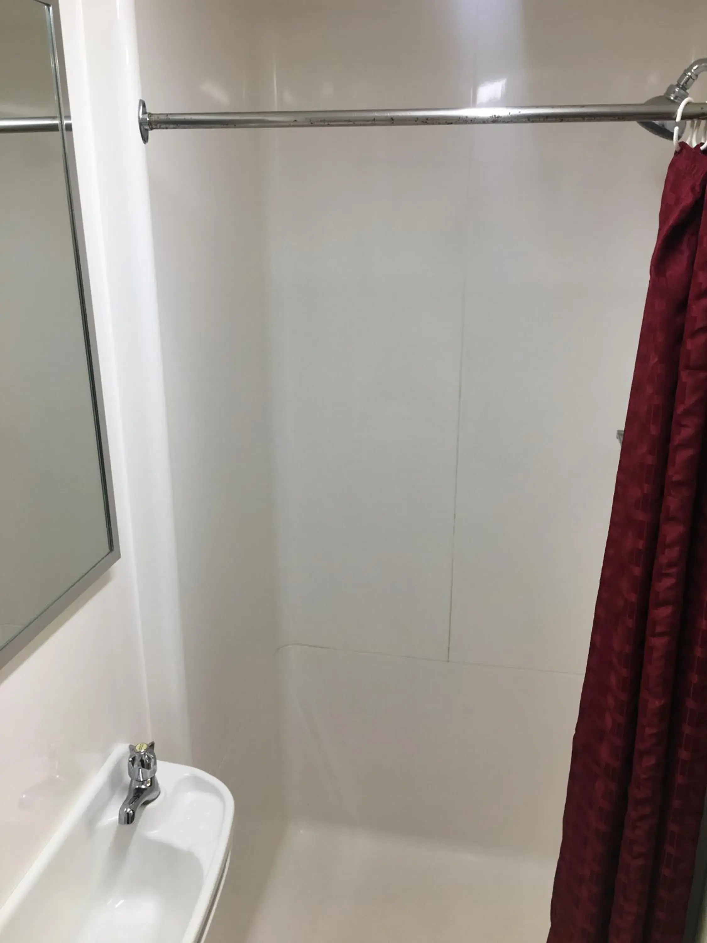 Budget Ensuite Cabin in Broken Hill Tourist Park Budget Ensuite Cabin in Broken Hill Tourist Park