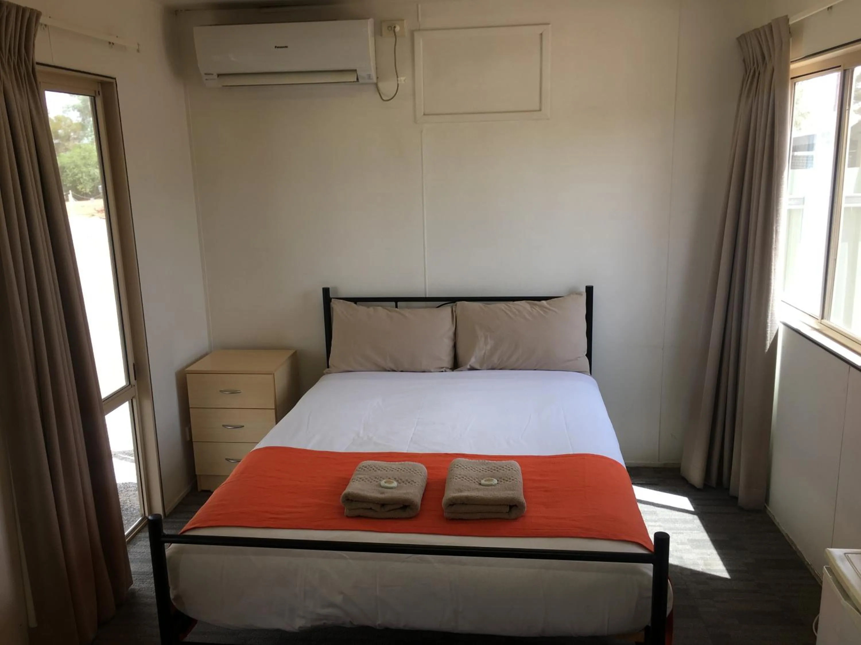 Bed in Broken Hill Tourist Park