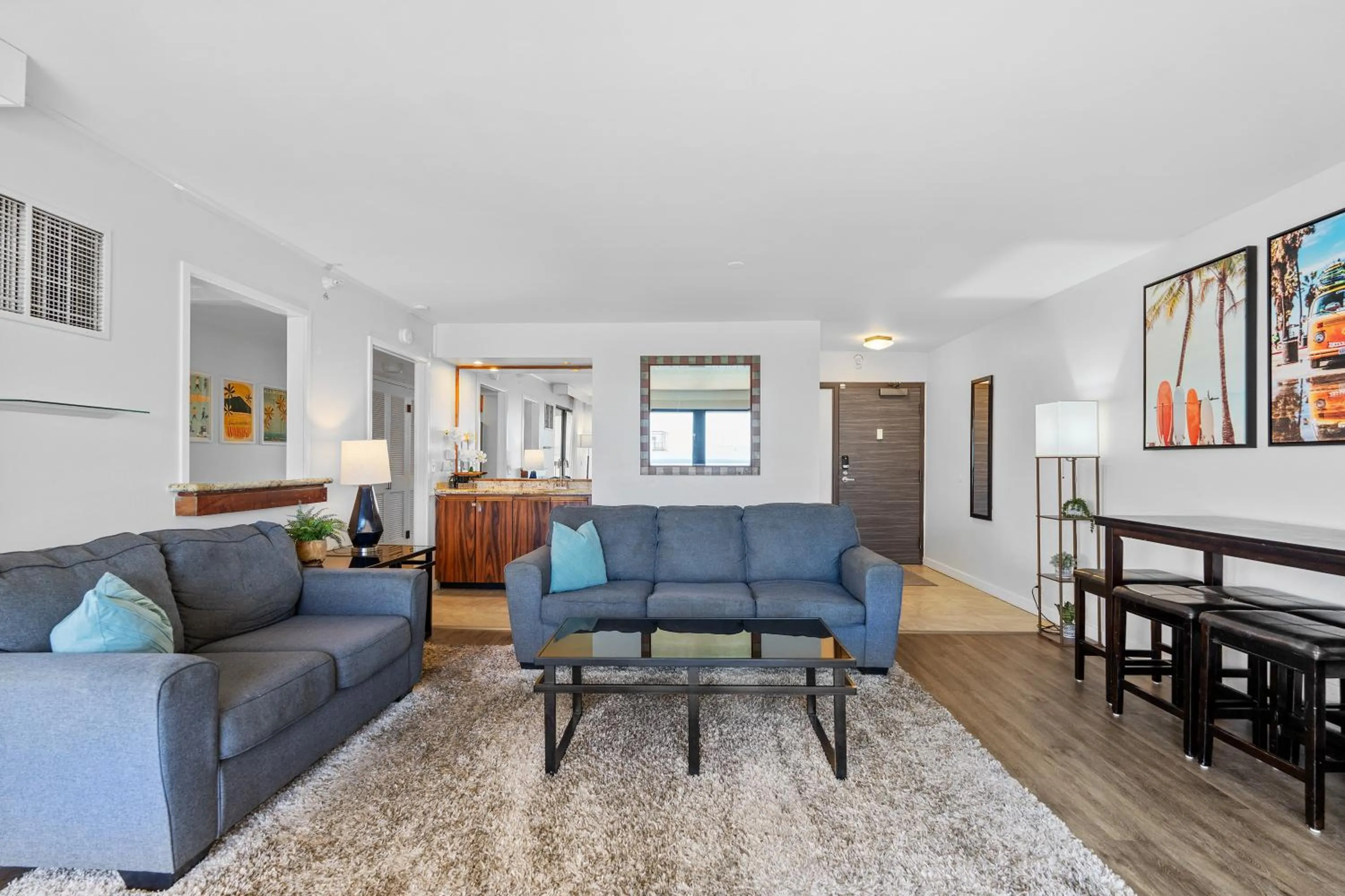 Spacious Waikiki Beach 2BR-Ocean View-Free Parking